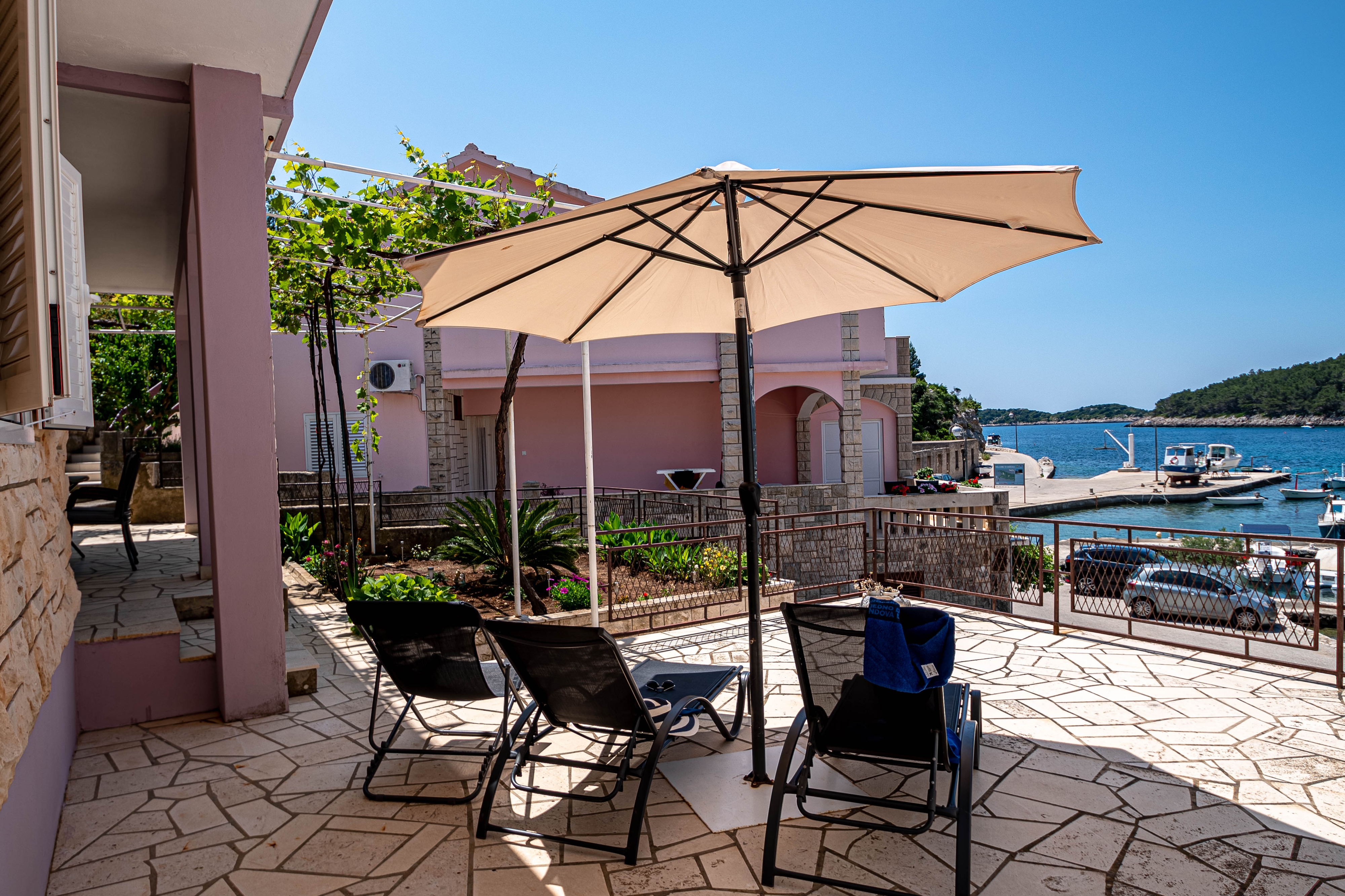 Two bedroom apartment with terrace and sea view Gršćica, Korčula  A-a