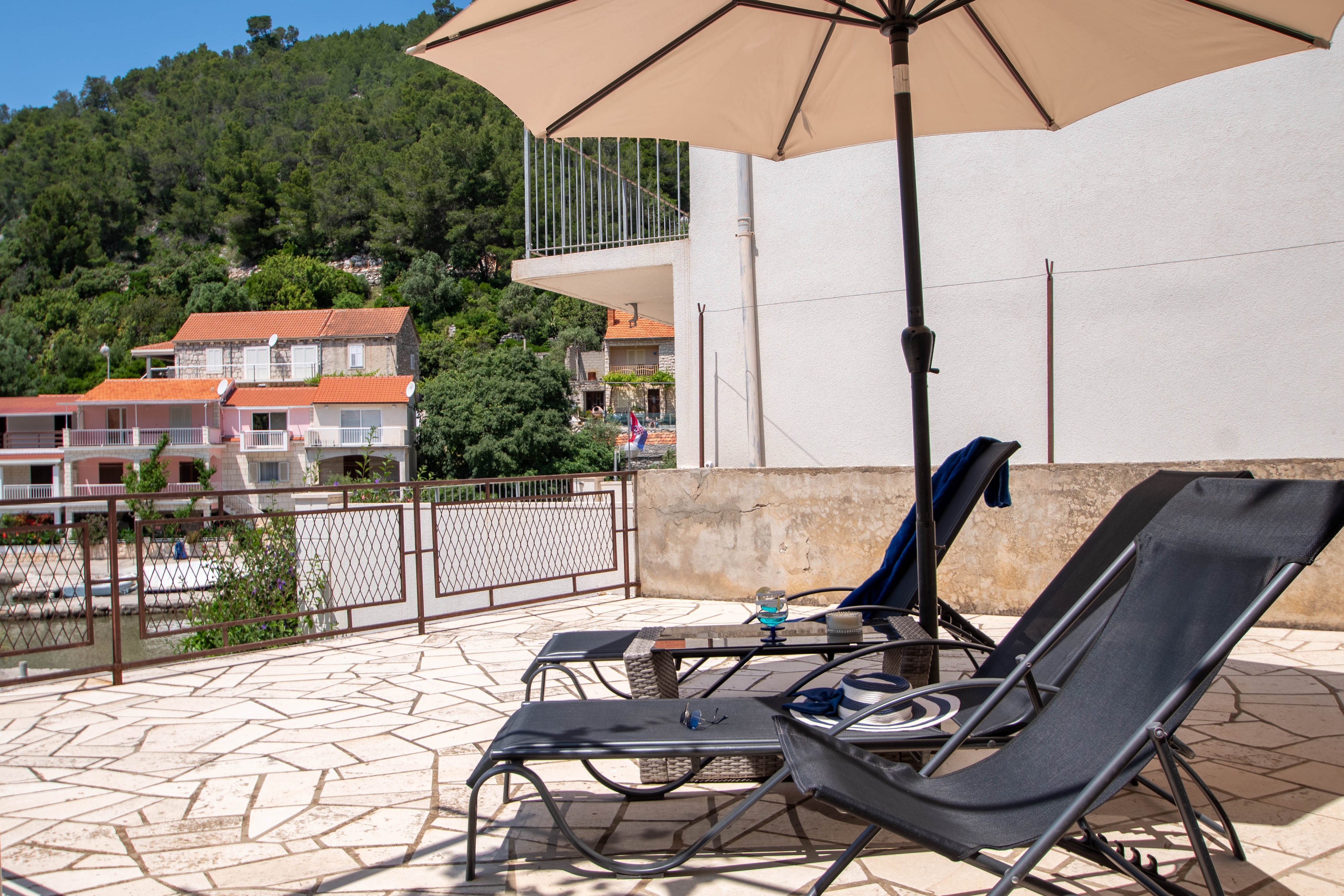 Two bedroom apartment with terrace and sea view Gršćica, Korčula  A-a