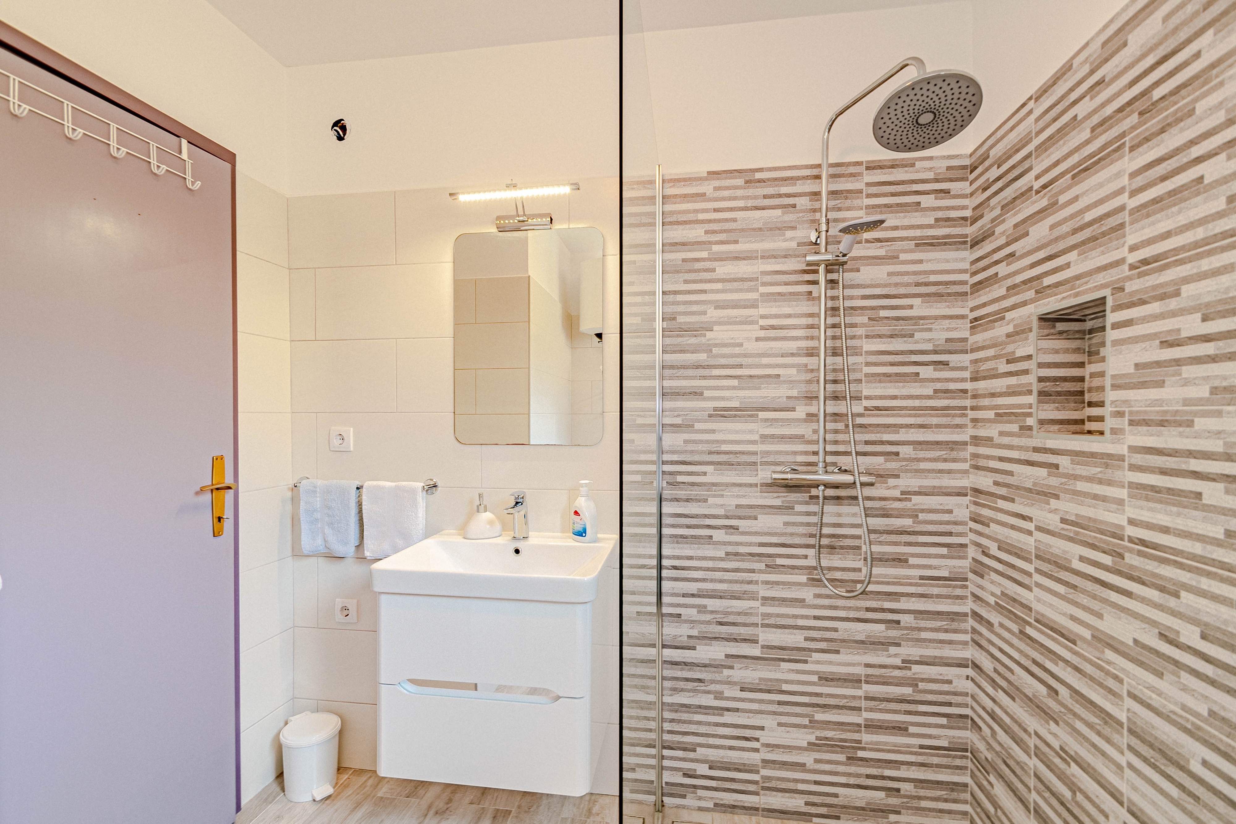 Two bedroom apartment with terrace and sea view Gršćica, Korčula  A-b