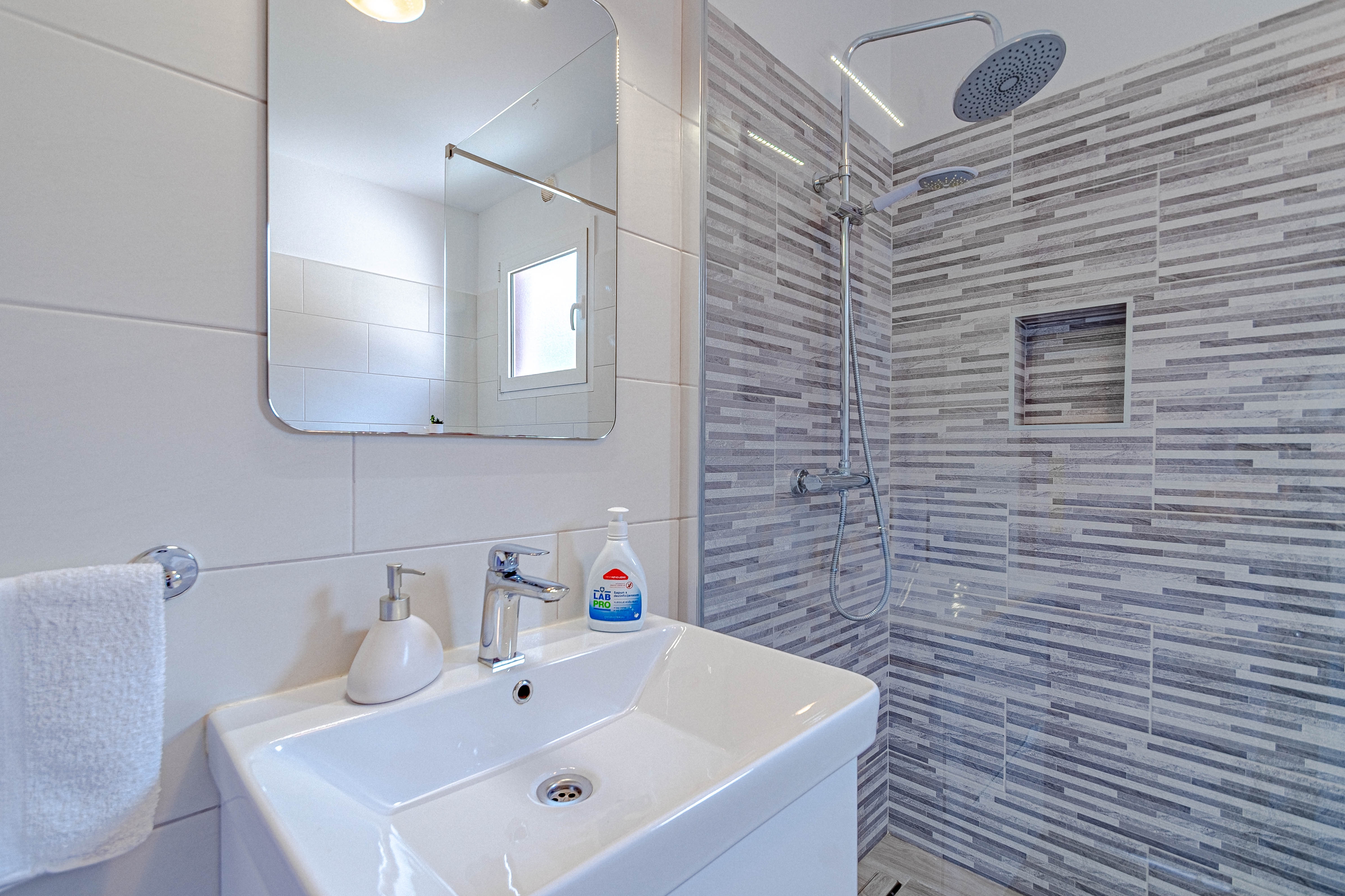 Two bedroom apartment with terrace and sea view Gršćica, Korčula  A-b