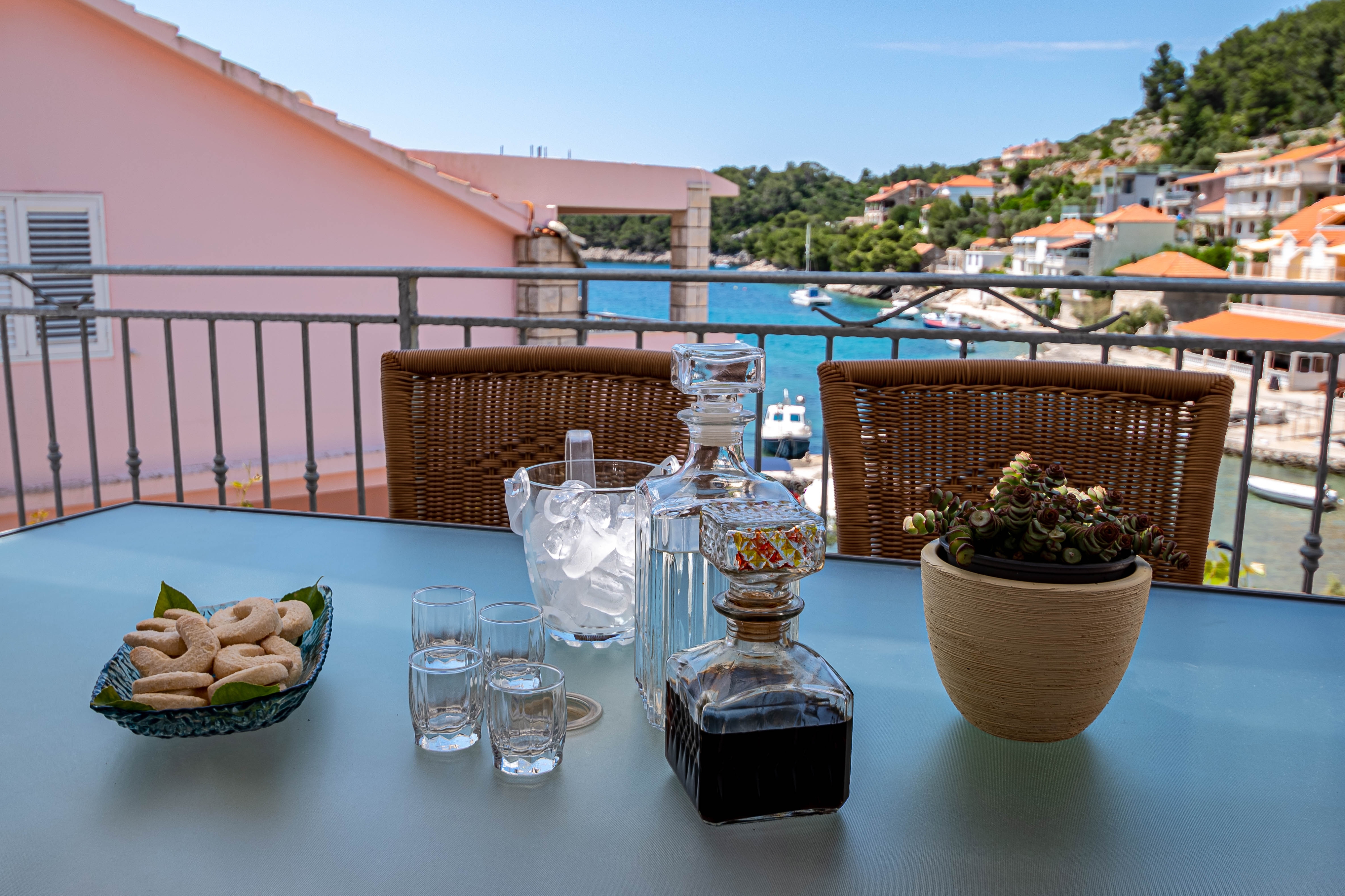 Two bedroom apartment with terrace and sea view Gršćica, Korčula  A-b