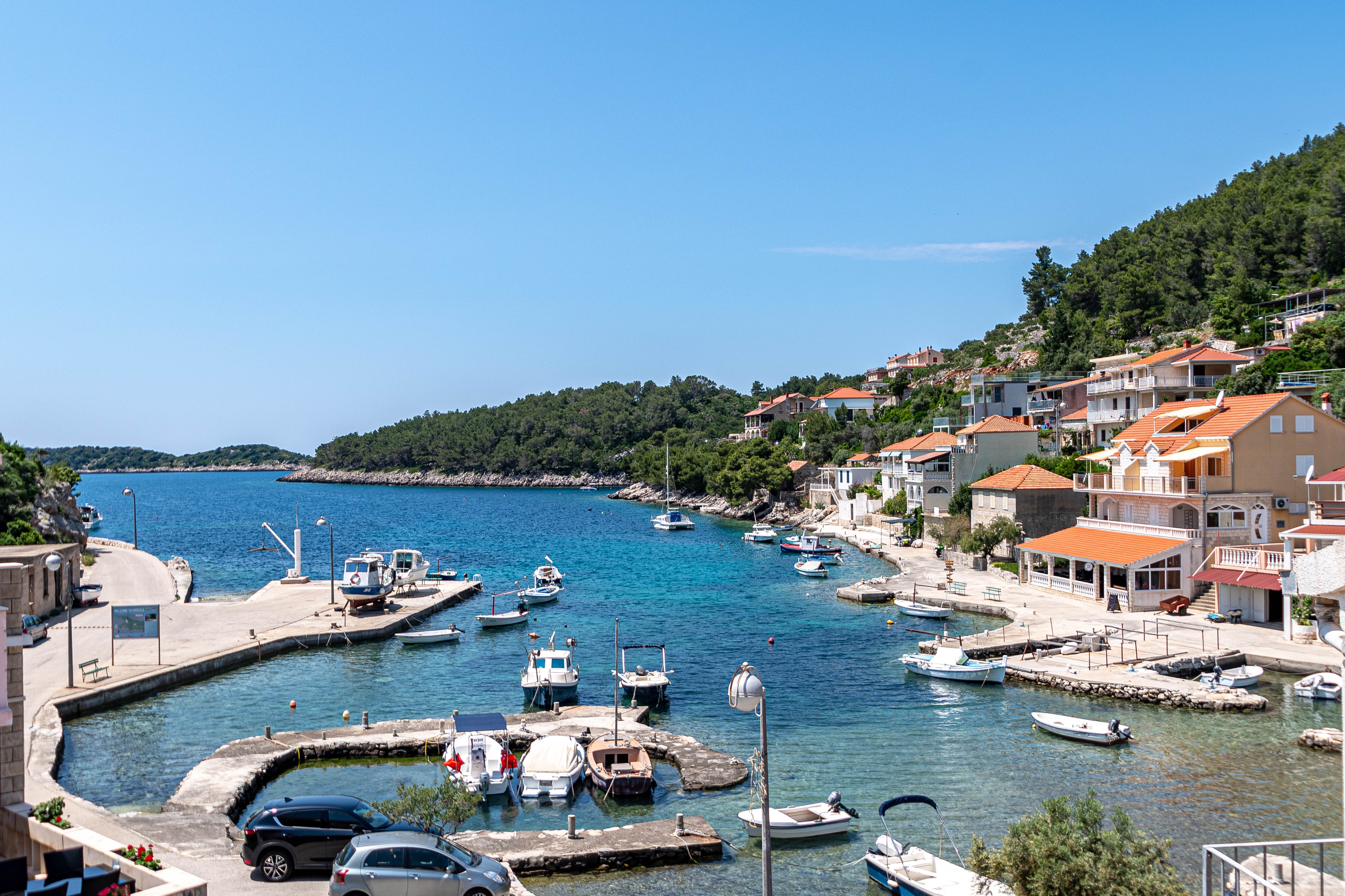 Two bedroom apartment with terrace and sea view Gršćica, Korčula  A-b
