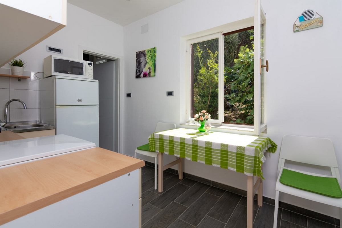 Studio flat near beach Pag (AS-20986-a)