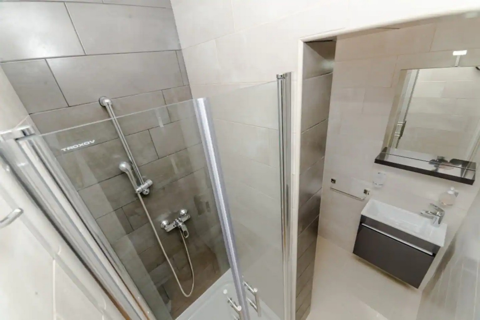 Three bedroom apartment with terrace Vir  A-a