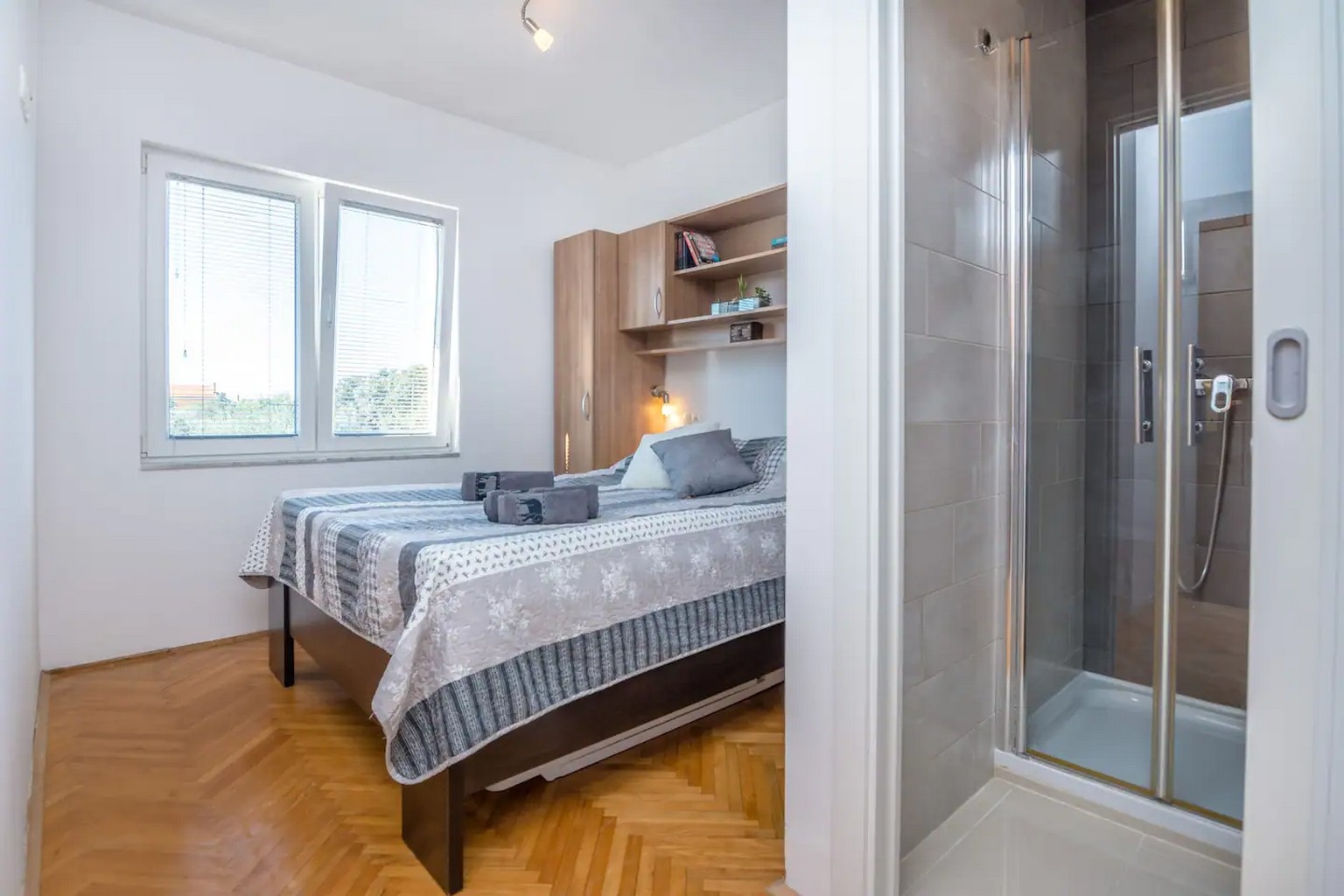 Three bedroom apartment with terrace Vir  A-a