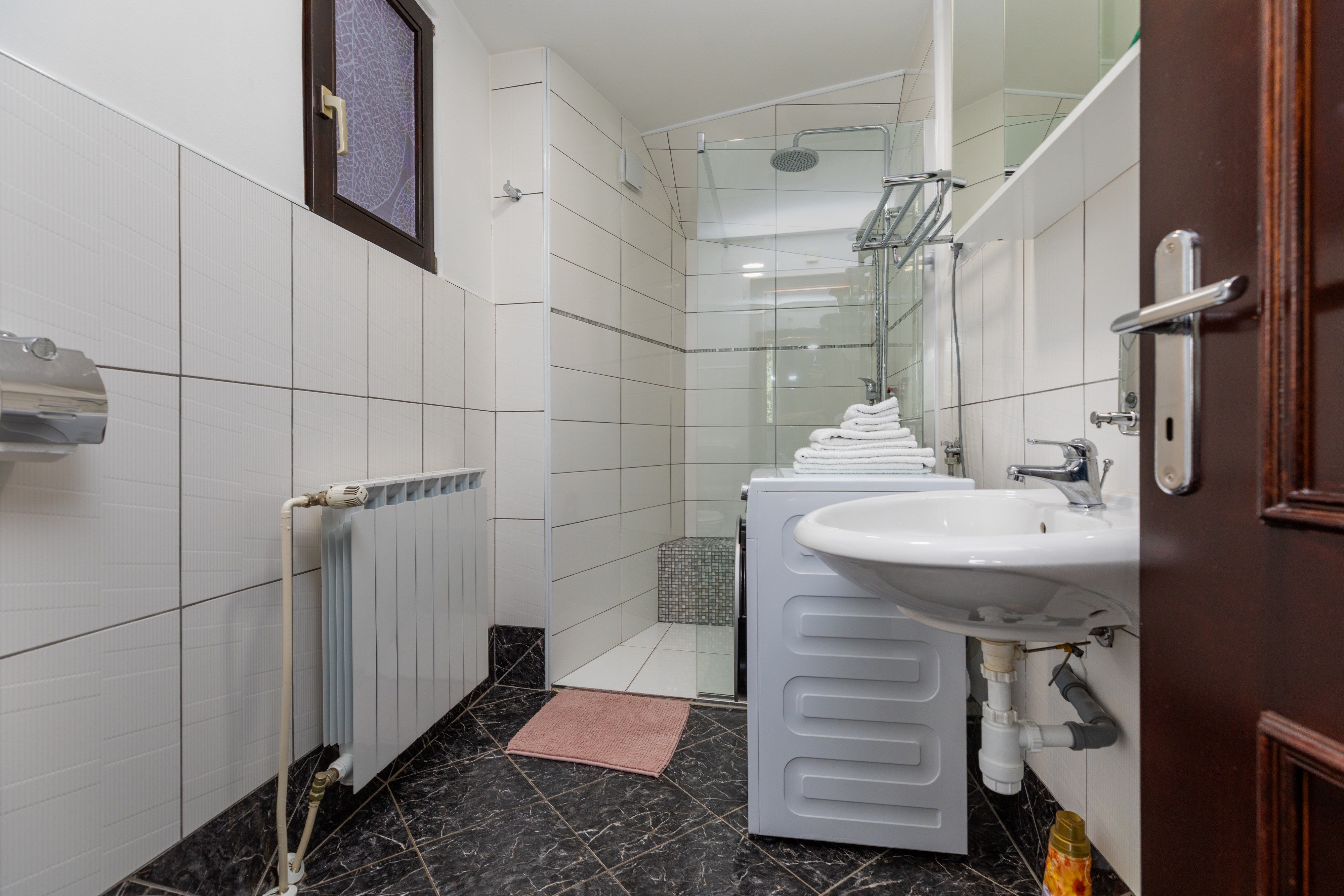 Two bedroom apartment with terrace Karlovac  A-b
