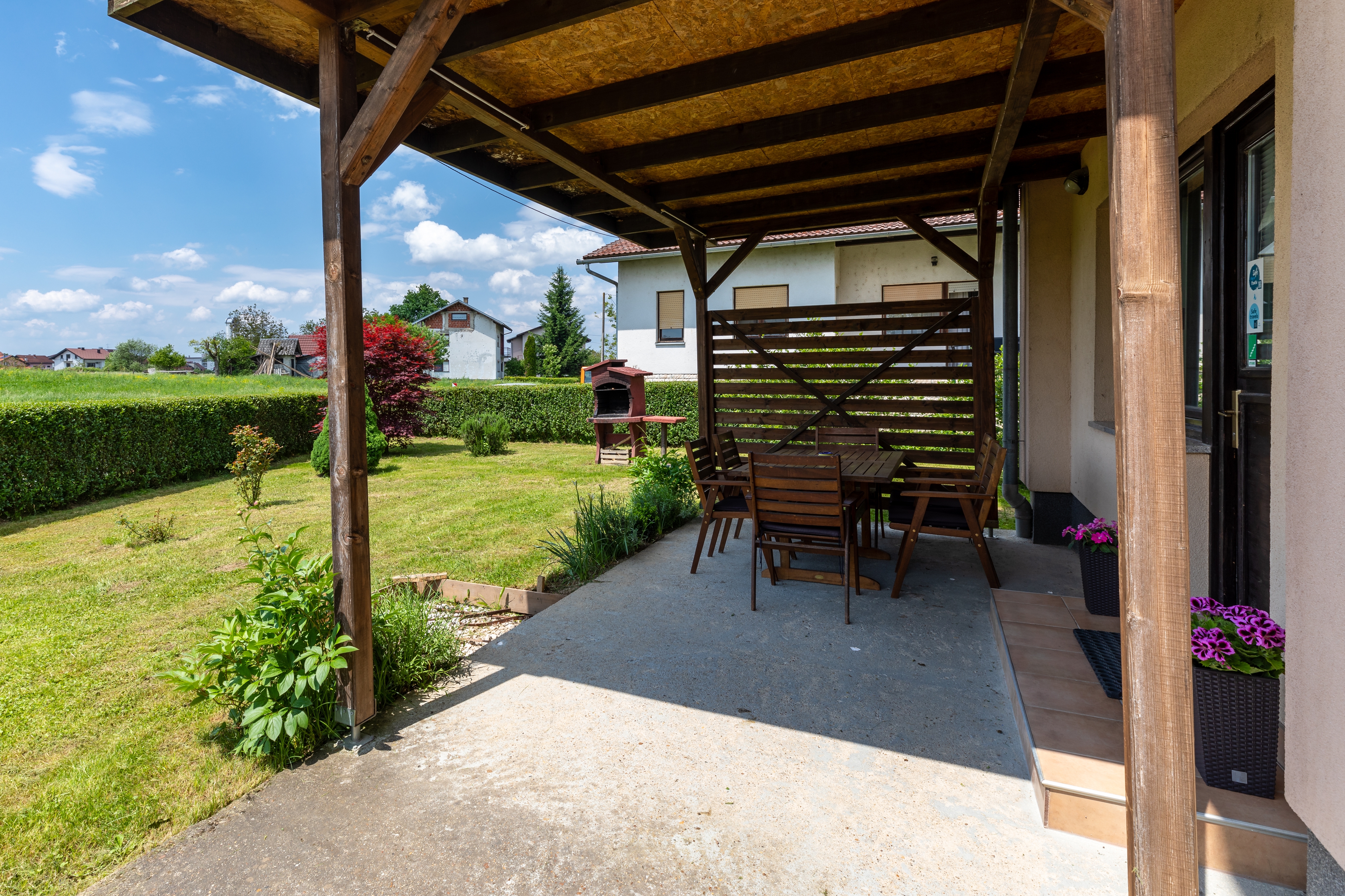 Two bedroom apartment with terrace Karlovac  A-b