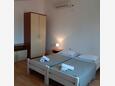 Ložnice Novalja, Ložnice v ubytování typu apartment, s klimatizací, domácí mazlíčci povoleni a WiFi.