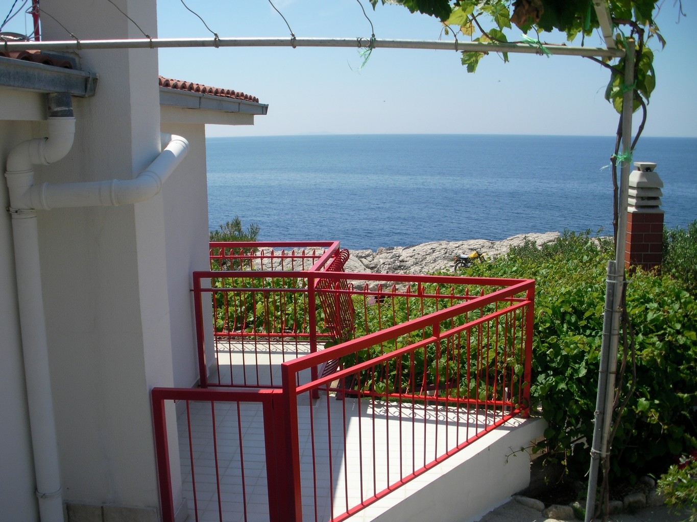 Two bedroom apartment with terrace and sea view Cove Zaraće (Dubovica), Hvar  A-a