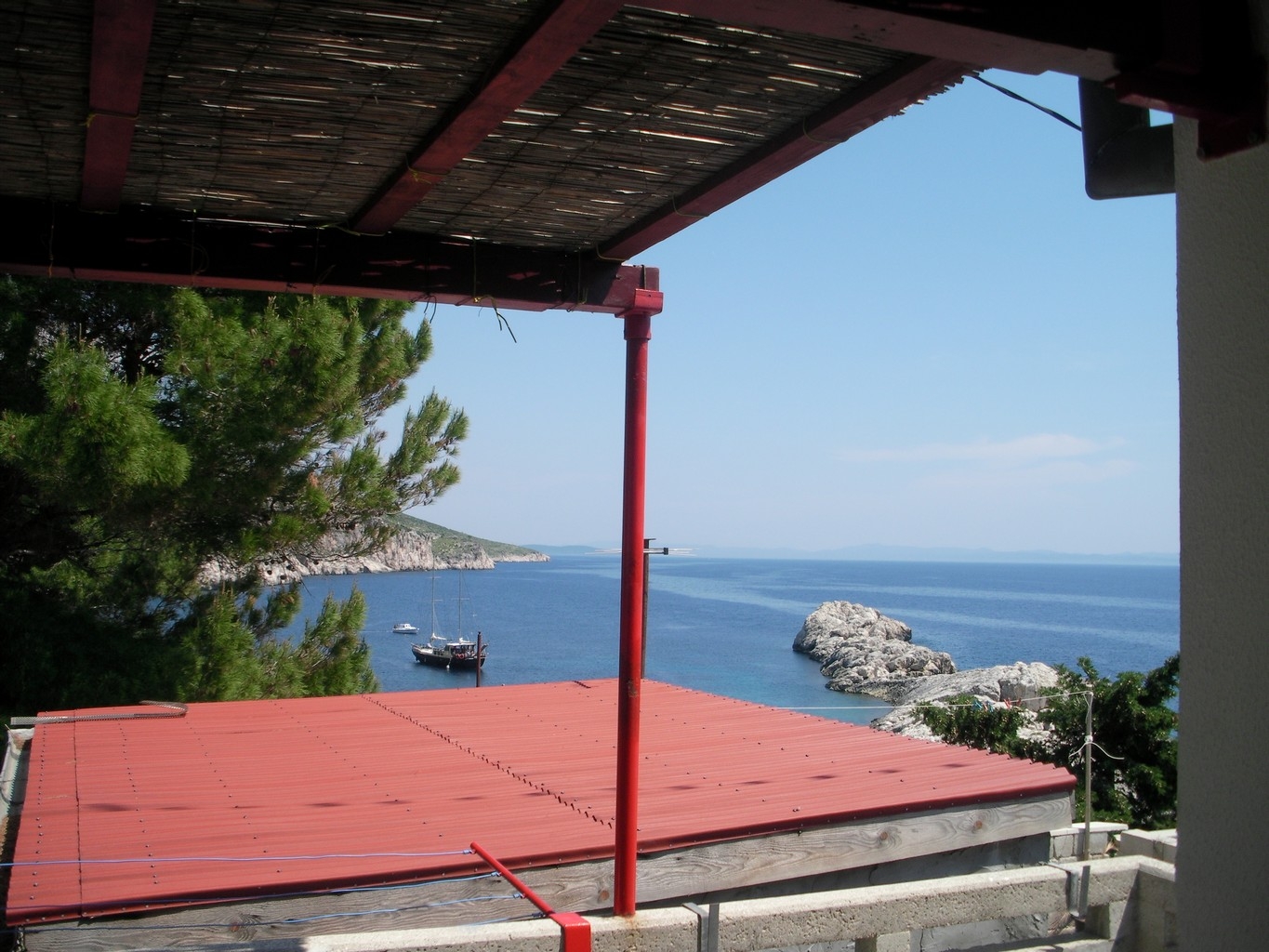Two bedroom apartment with terrace and sea view Cove Zaraće (Dubovica), Hvar  A-a