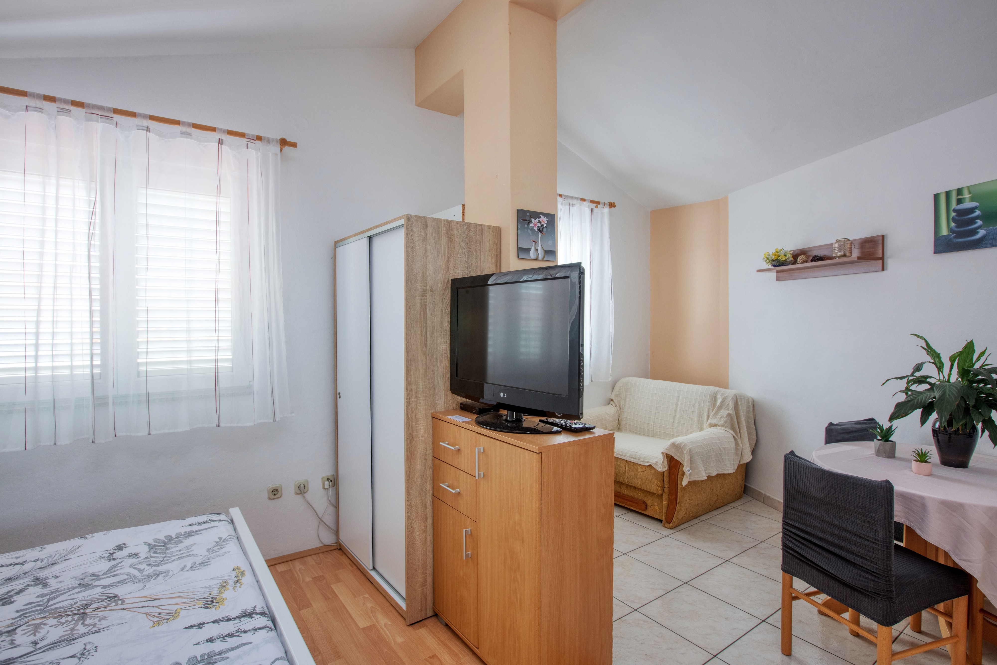 Studio flat with terrace Pirovac, Šibenik  AS-a