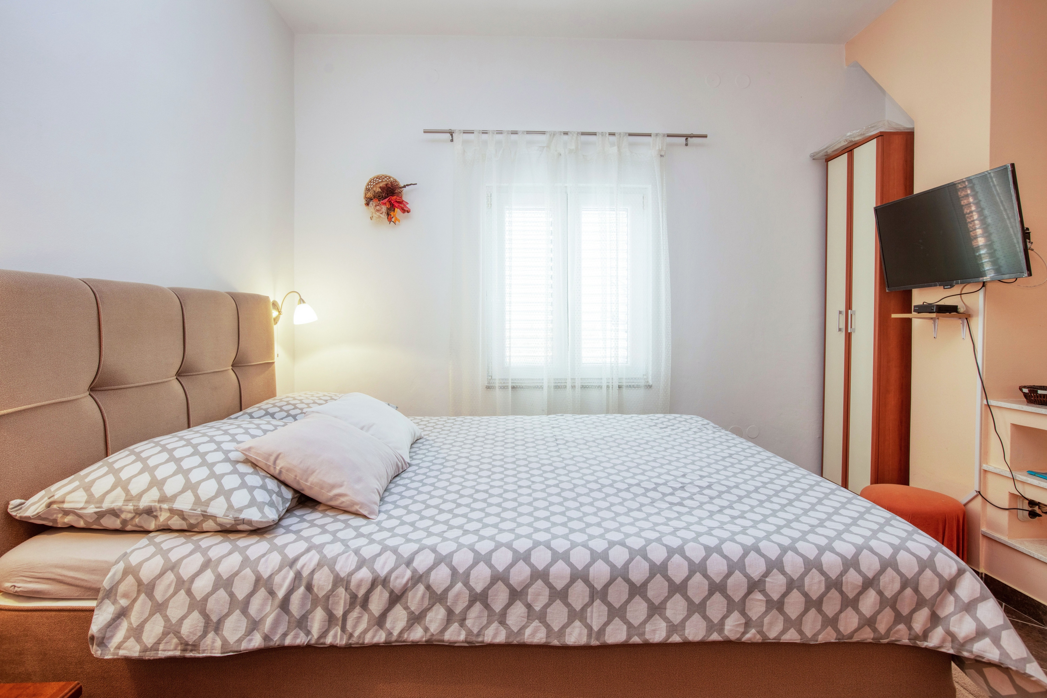 Studio flat with terrace Pirovac, Šibenik (AS-21008-b)