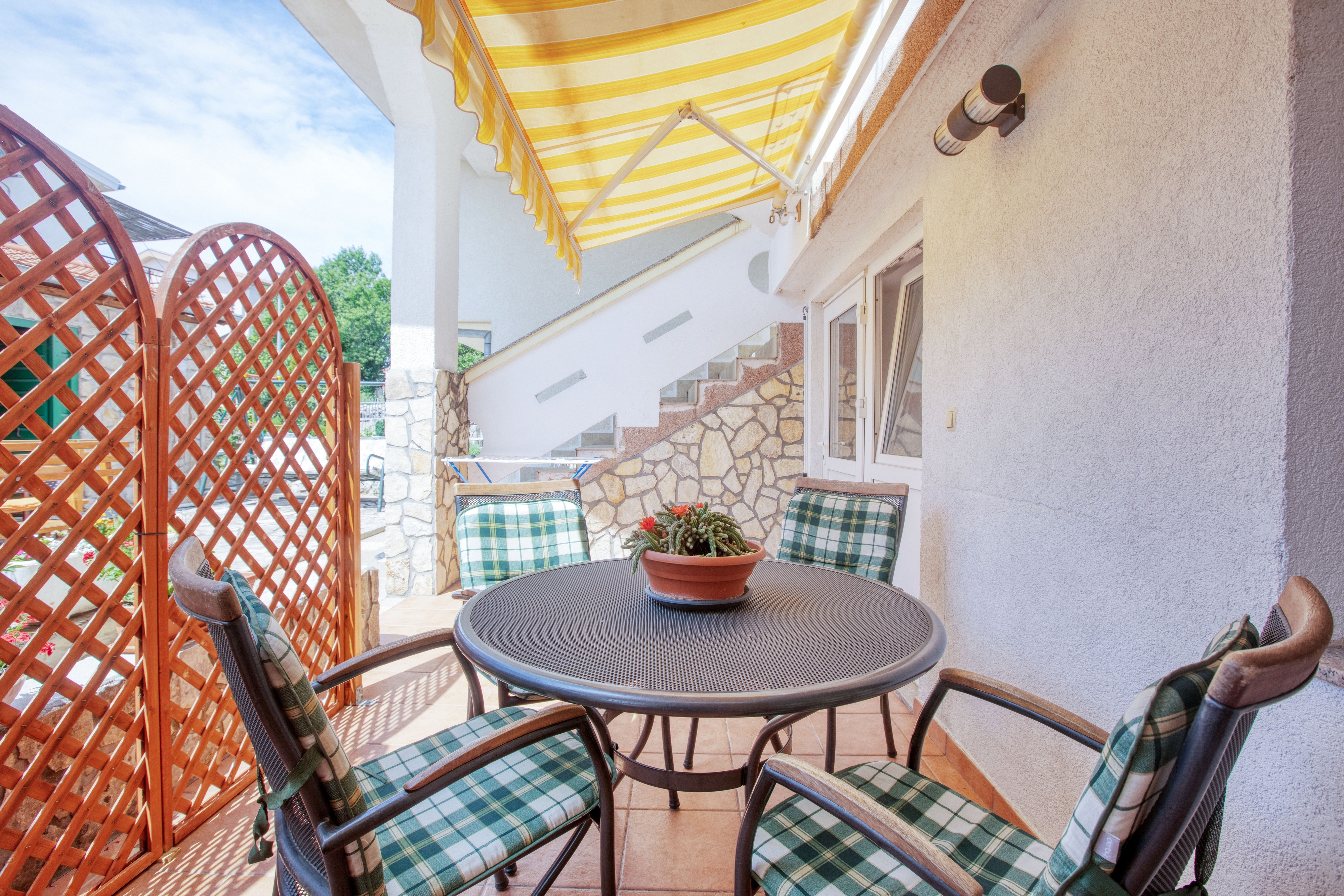 Studio flat with terrace Pirovac, Šibenik (AS-21008-c)