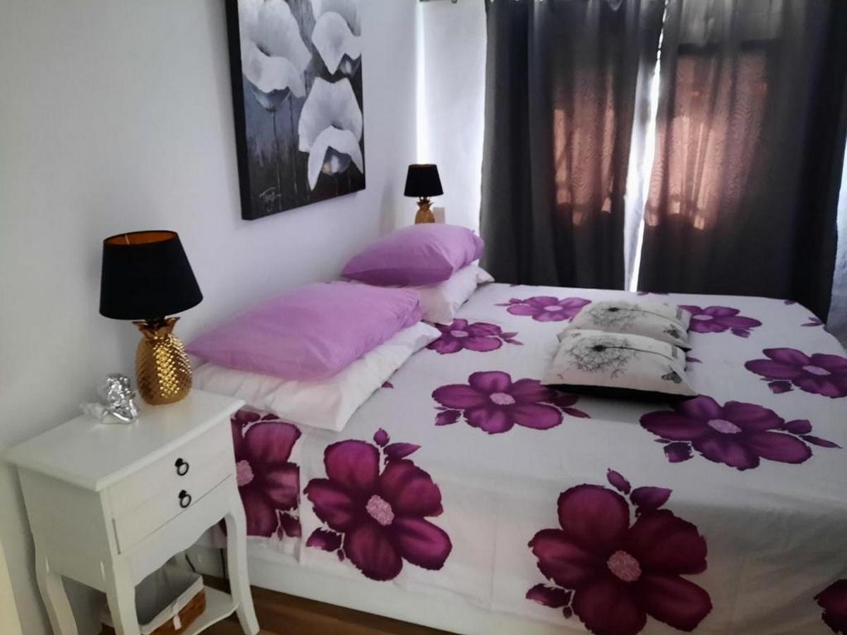 One bedroom apartment with balcony and sea view Mali Lošinj, Lošinj (A-21010-a)