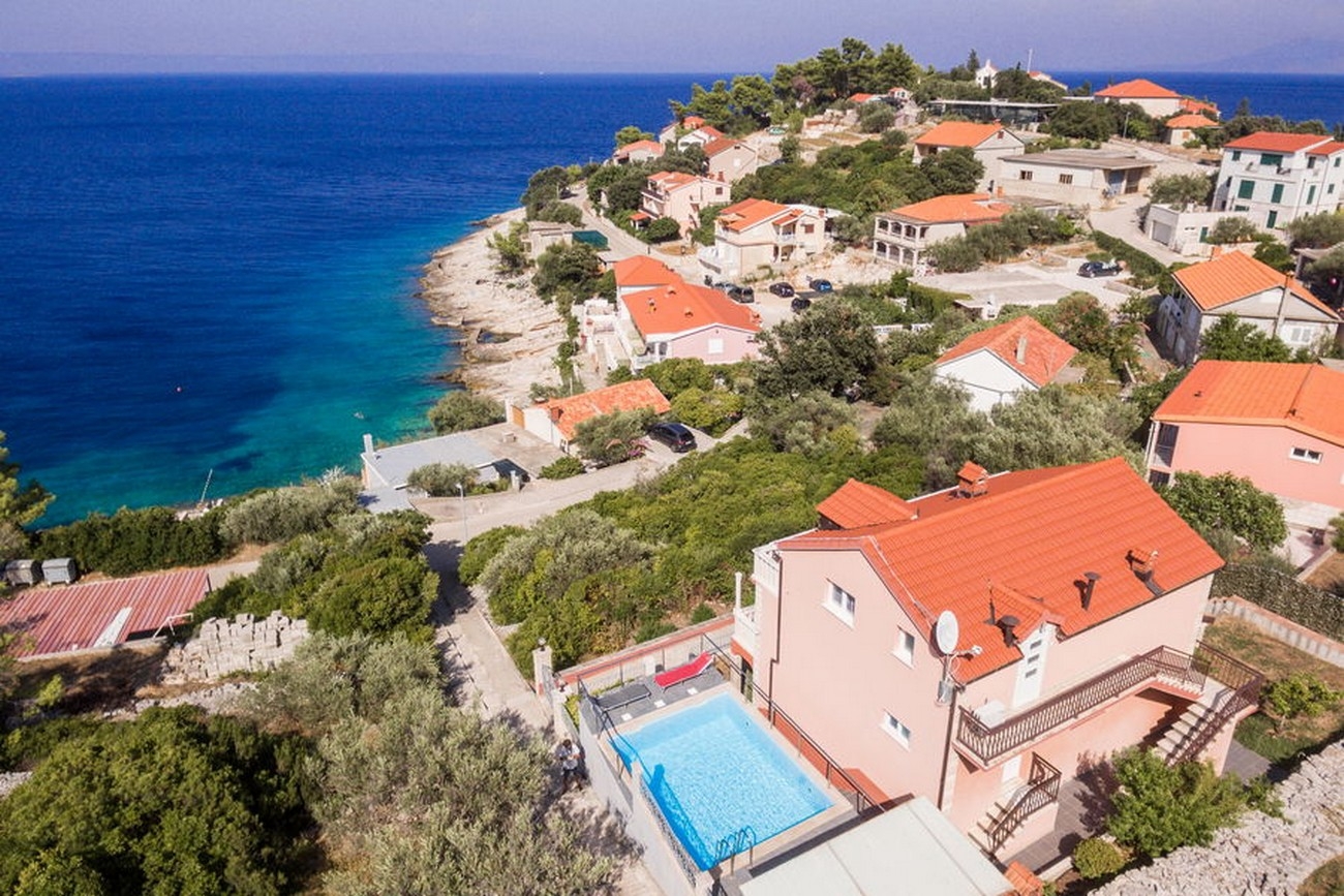 Four-bedroom house with terrace and sea view Prigradica, Korčula (K-21022)