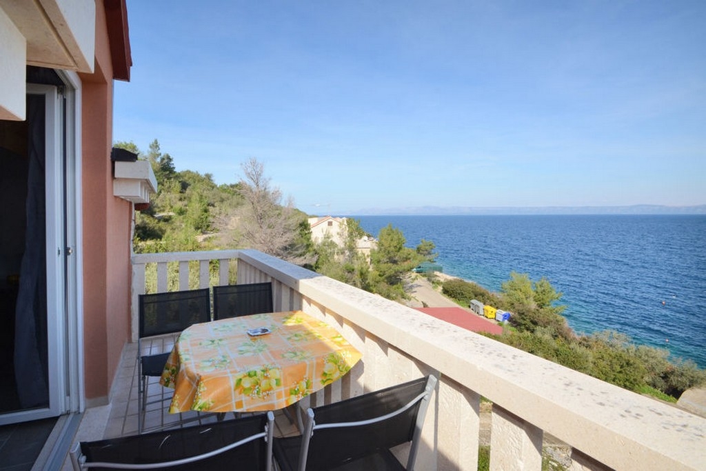 Four bedroom house with terrace and sea view Prigradica, Korčula  K