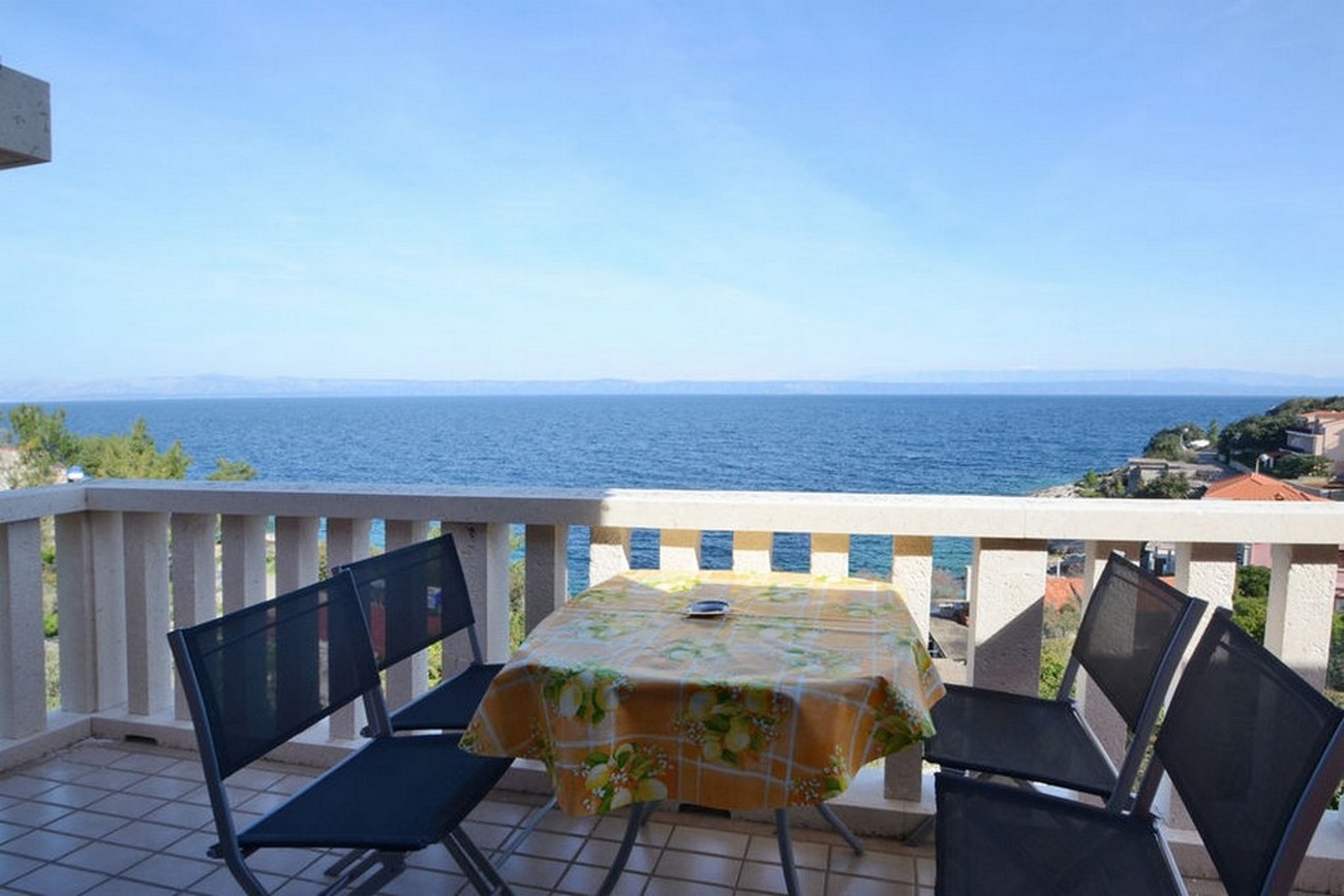 Four bedroom house with terrace and sea view Prigradica, Korčula  K