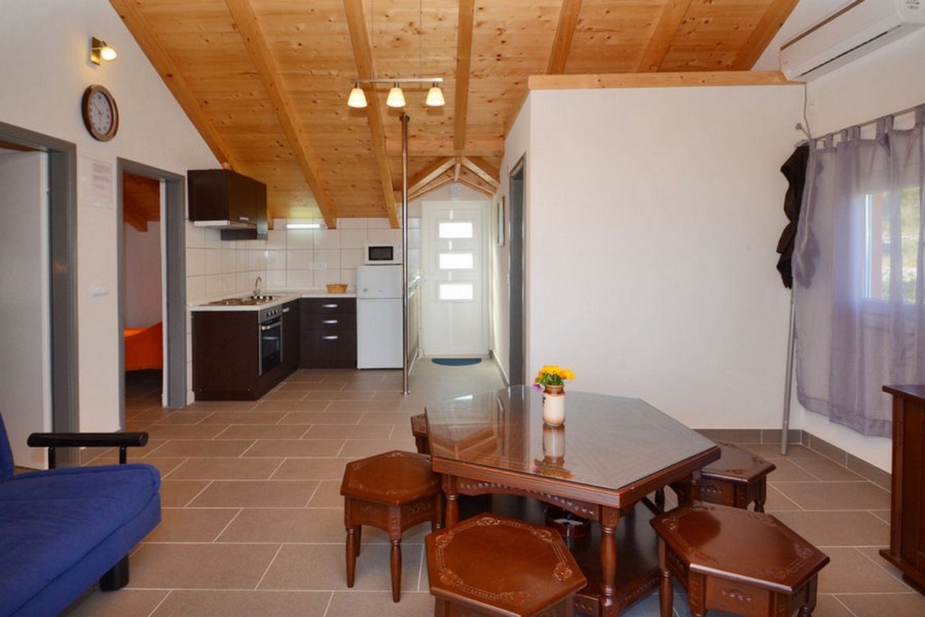 Four bedroom house with terrace and sea view Prigradica, Korčula  K
