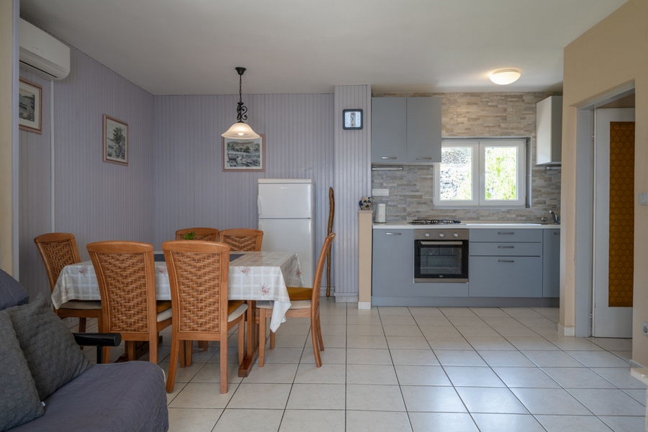 Four bedroom house with terrace and sea view Prigradica, Korčula  K