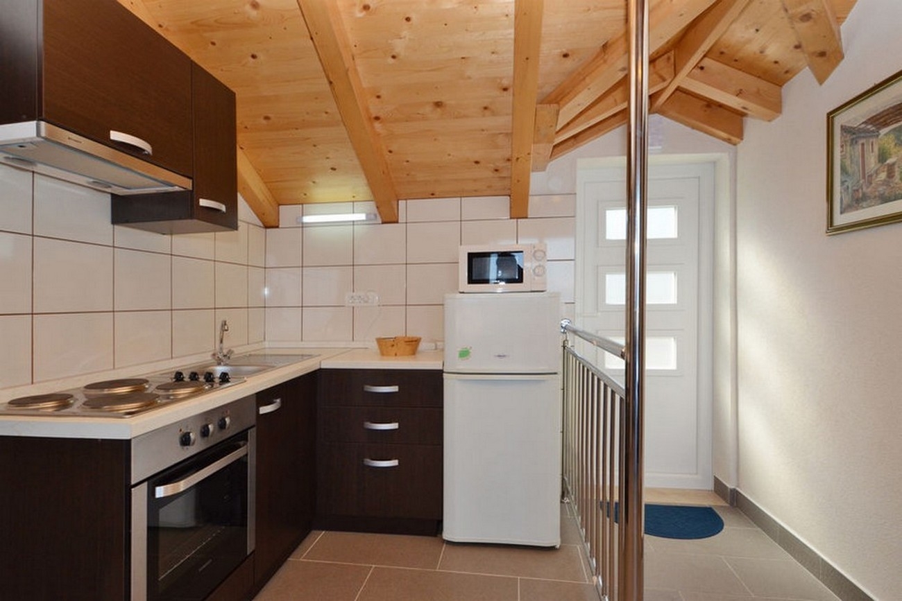 Four bedroom house with terrace and sea view Prigradica, Korčula  K