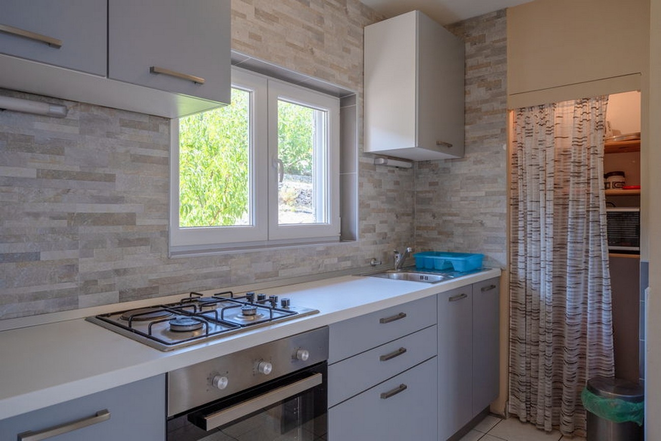 Four bedroom house with terrace and sea view Prigradica, Korčula  K