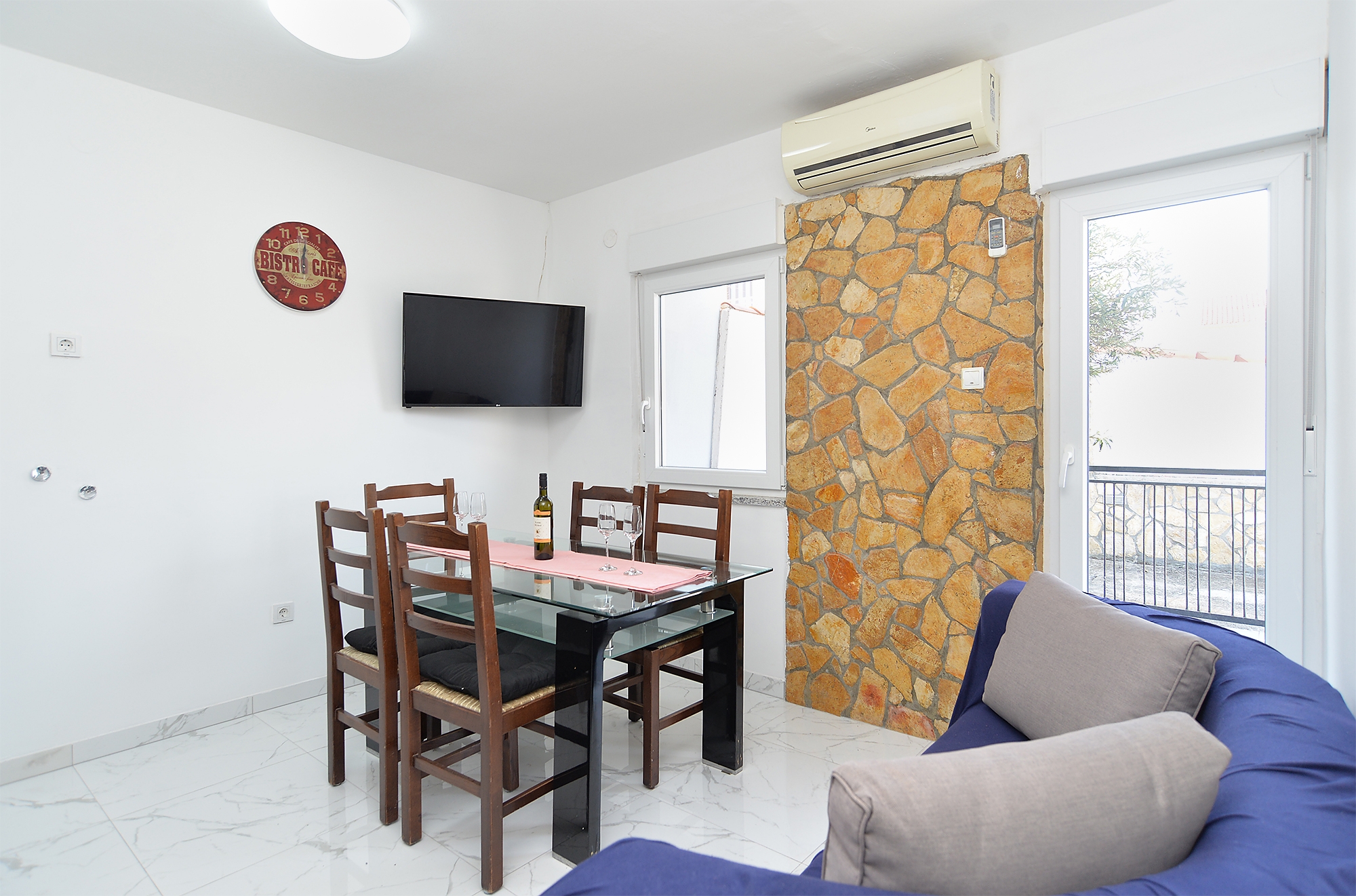 Three bedroom apartment with terrace Medulin (A-21025-a) Three bedroom apartment with terrace Medulin (A-21025-a)