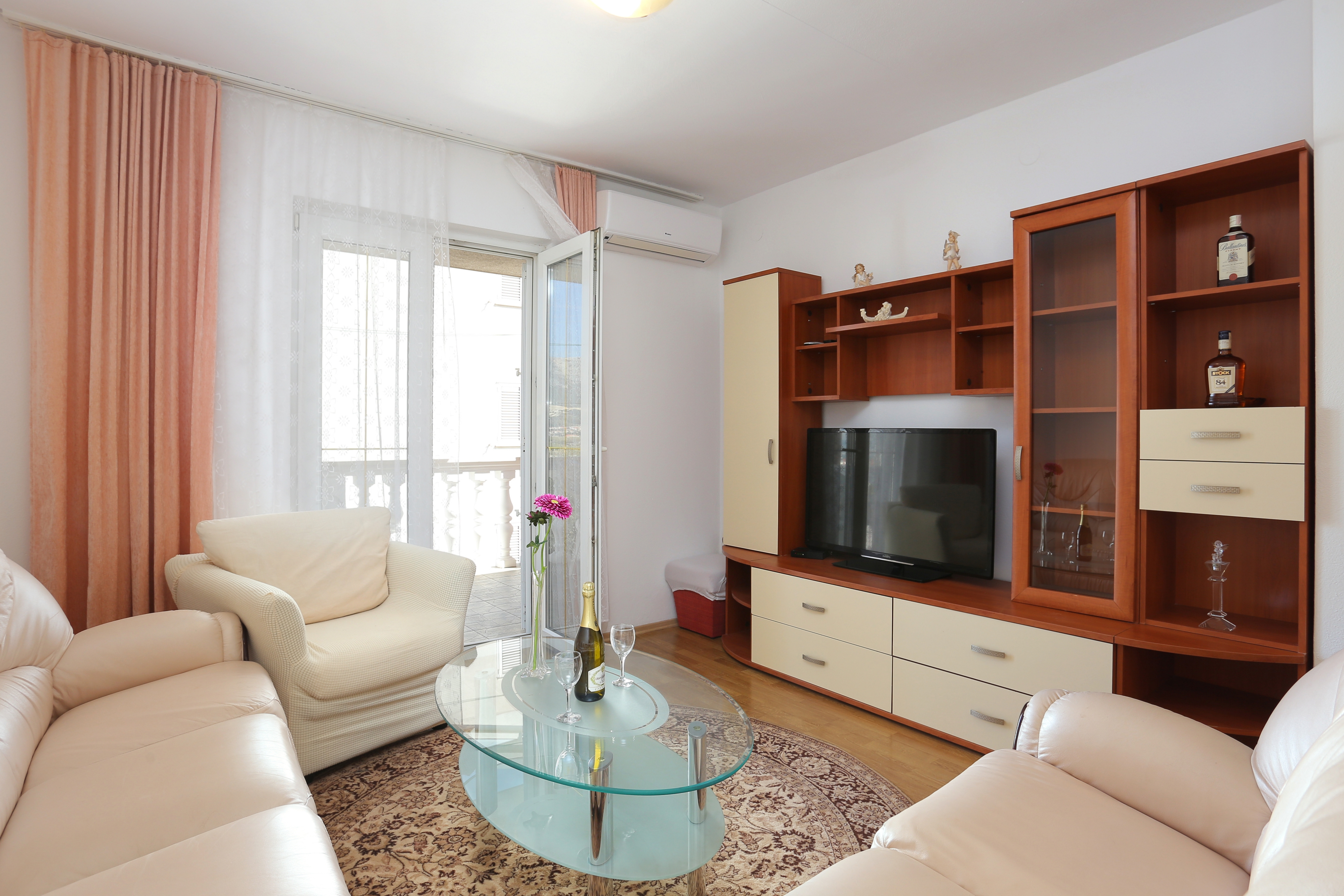 Three bedroom apartment with terrace Split (A-21026-a) Three bedroom apartment with terrace Split (A-21026-a)