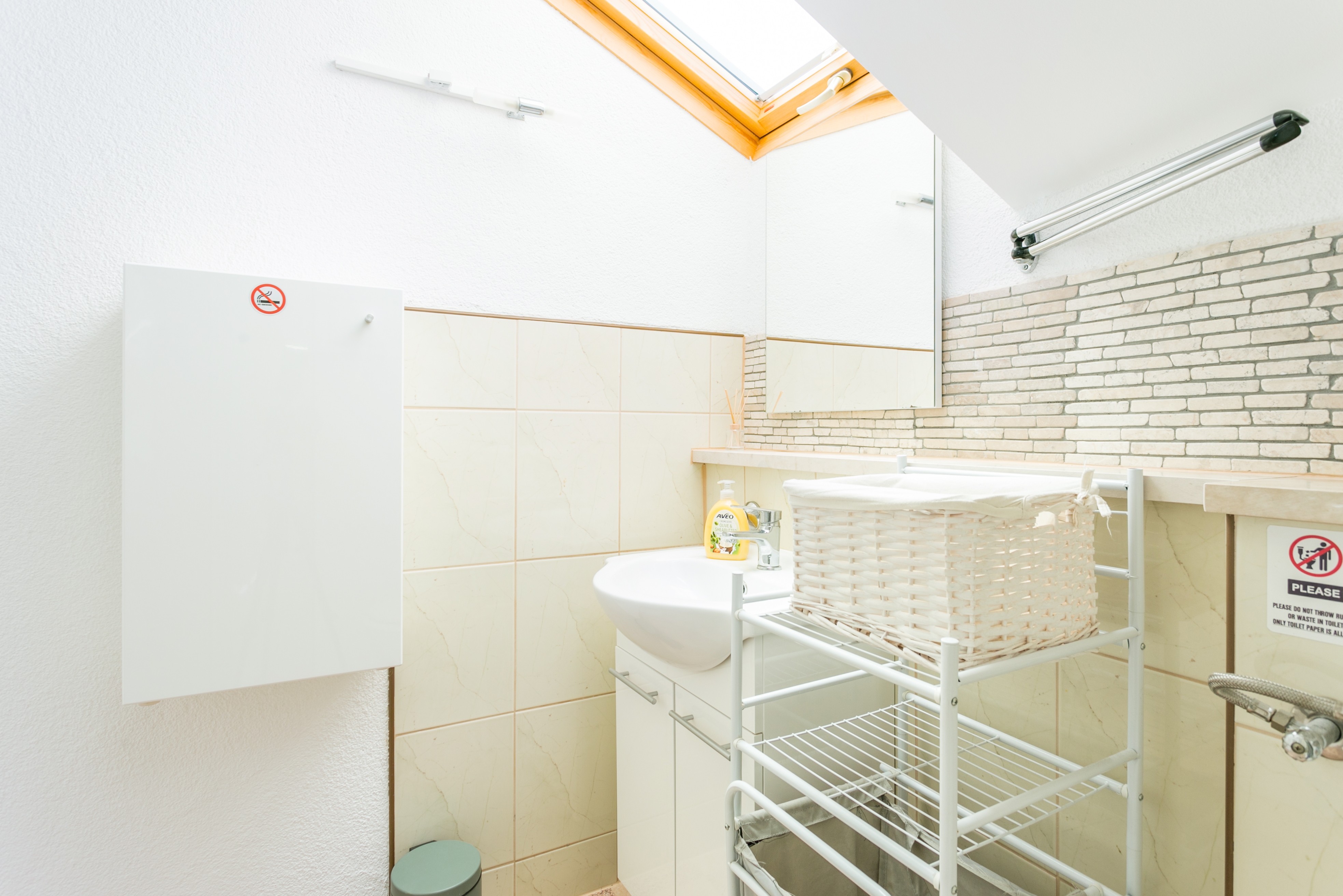Three bedroom apartment with terrace and sea view Kaštel Kambelovac, Kaštela  A-a