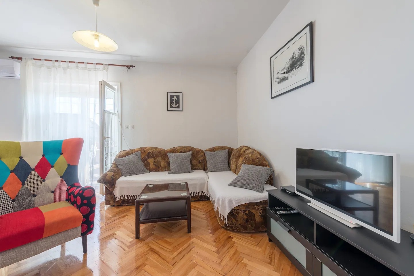 Four-bedroom apartment with terrace Stara Vas, Pag (A-21031-a) Four-bedroom apartment with terrace Stara Vas, Pag (A-21031-a)