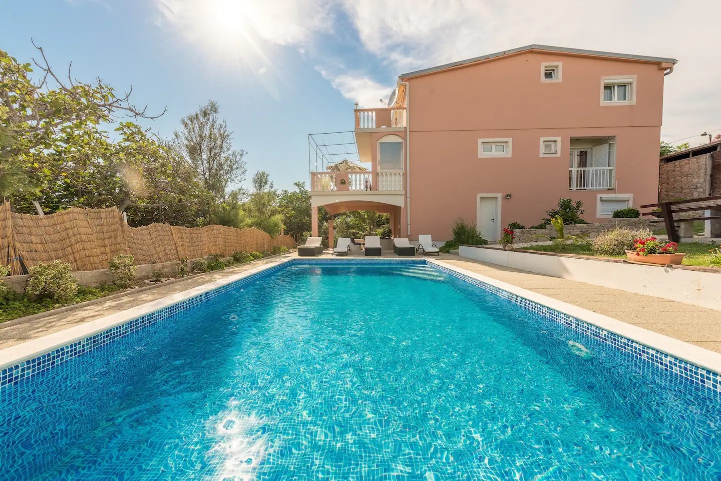 Four-bedroom apartment with terrace Stara Vas, Pag (A-21031-a) Four-bedroom apartment with terrace Stara Vas, Pag (A-21031-a)