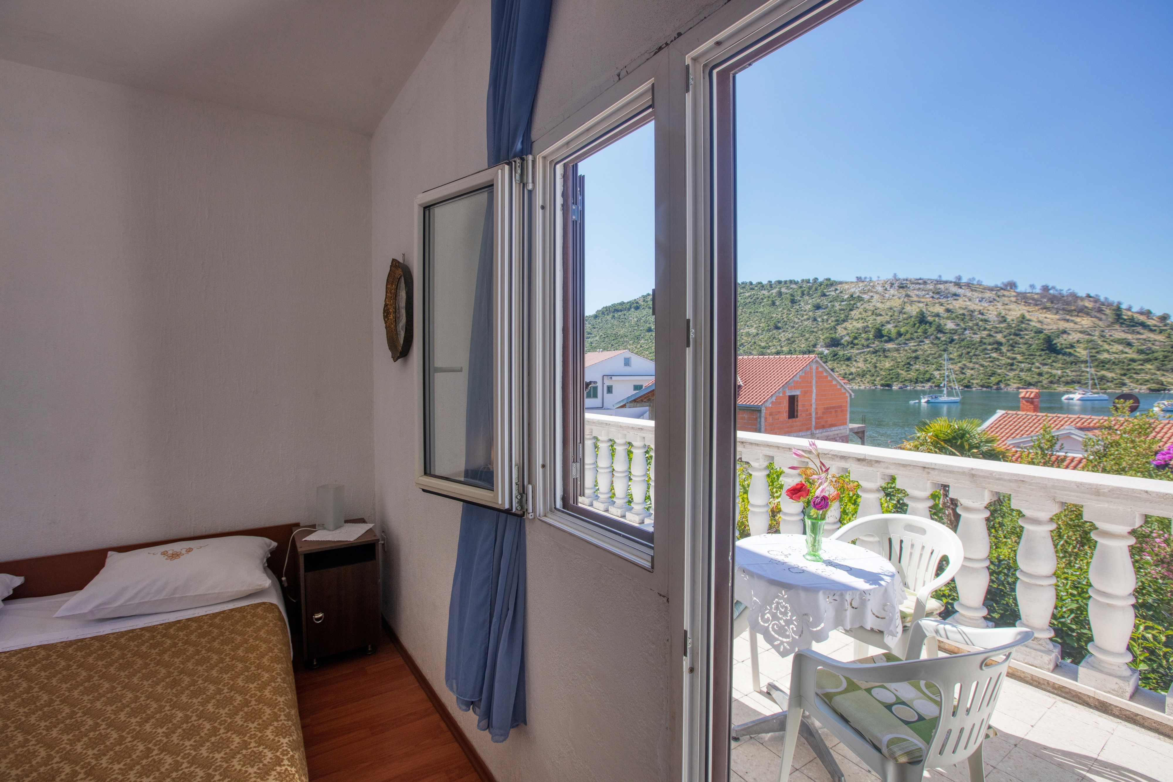 Two bedroom apartment near beach Stupin Čeline, Rogoznica  A-a