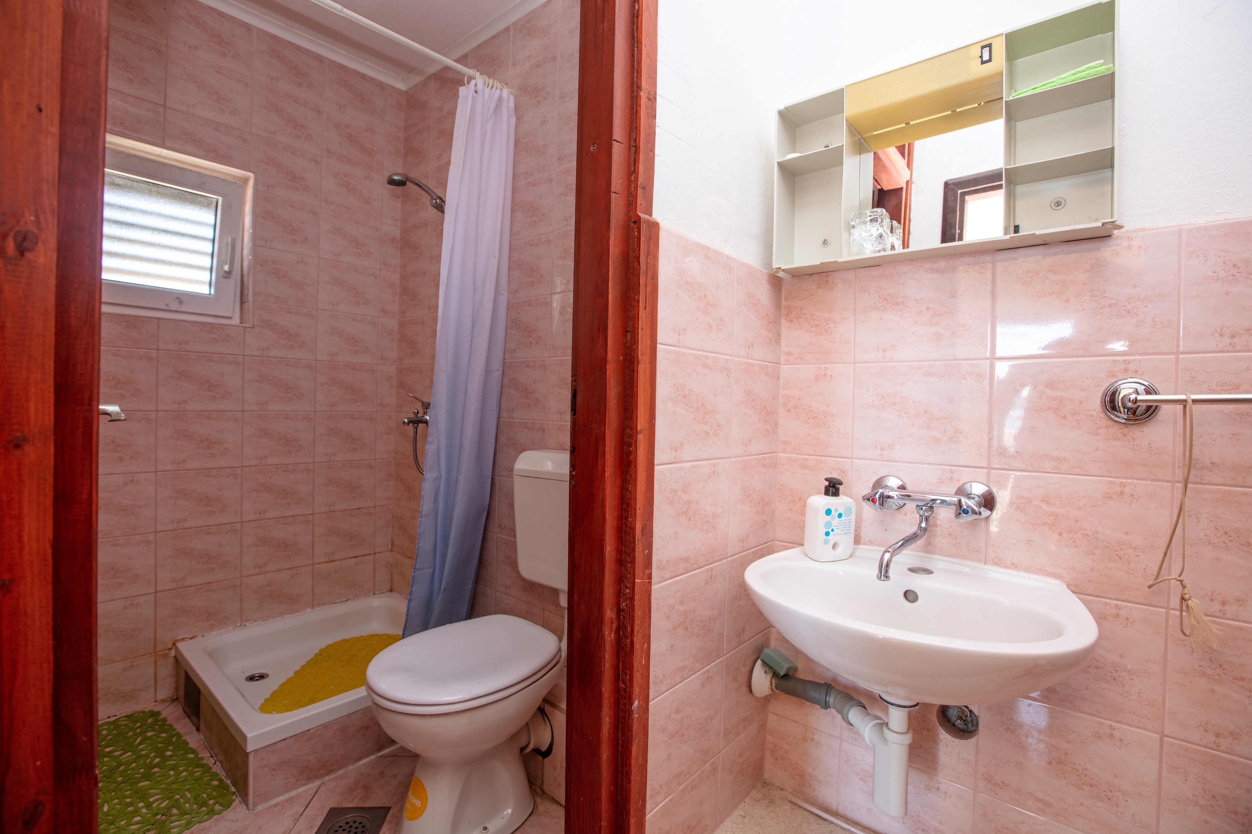 Two bedroom apartment near beach Stupin Čeline, Rogoznica  A-d