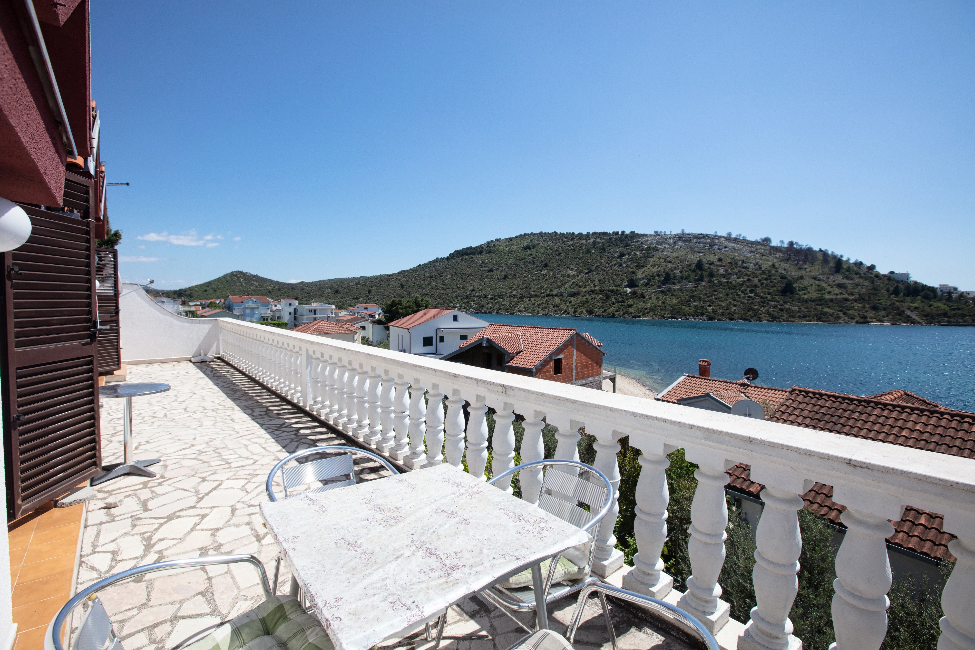 Two bedroom apartment near beach Stupin Čeline, Rogoznica (A-21043-d)