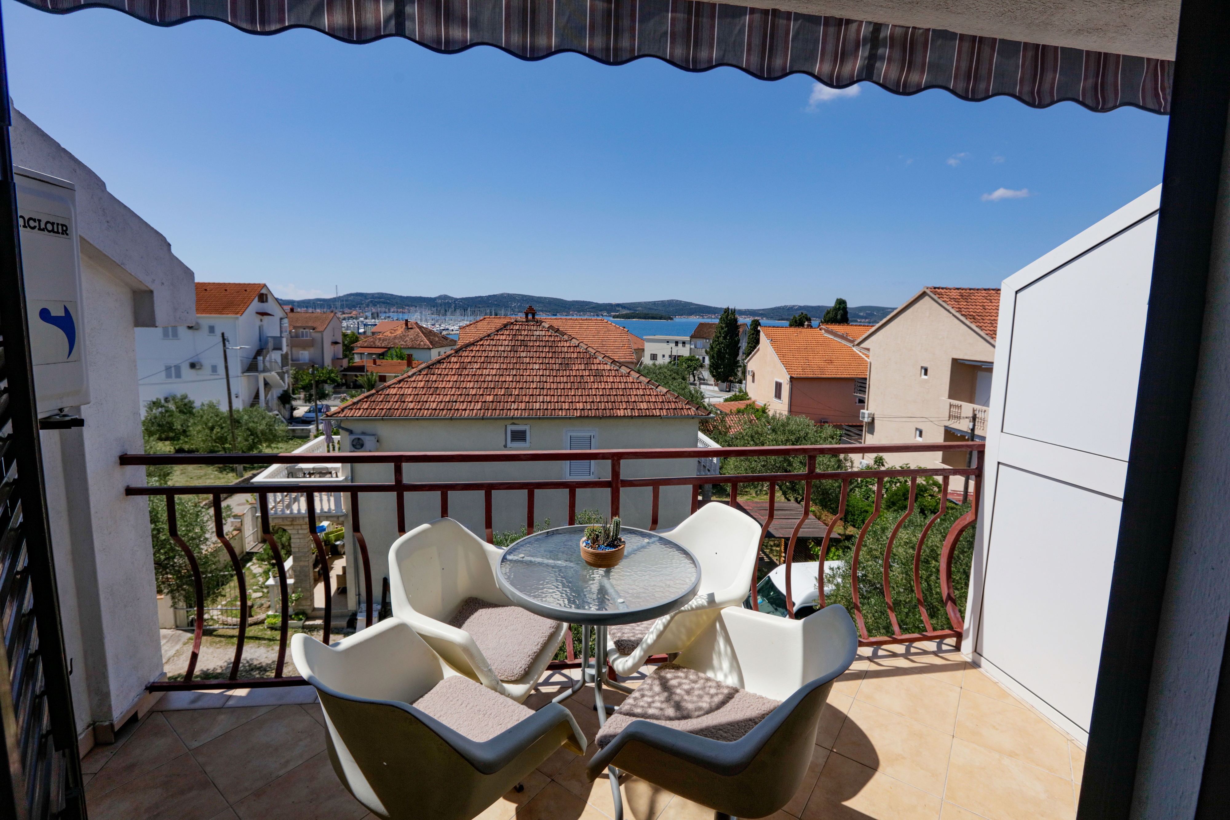 One bedroom apartment with terrace and sea view Biograd na Moru, Biograd (A-21048-b)