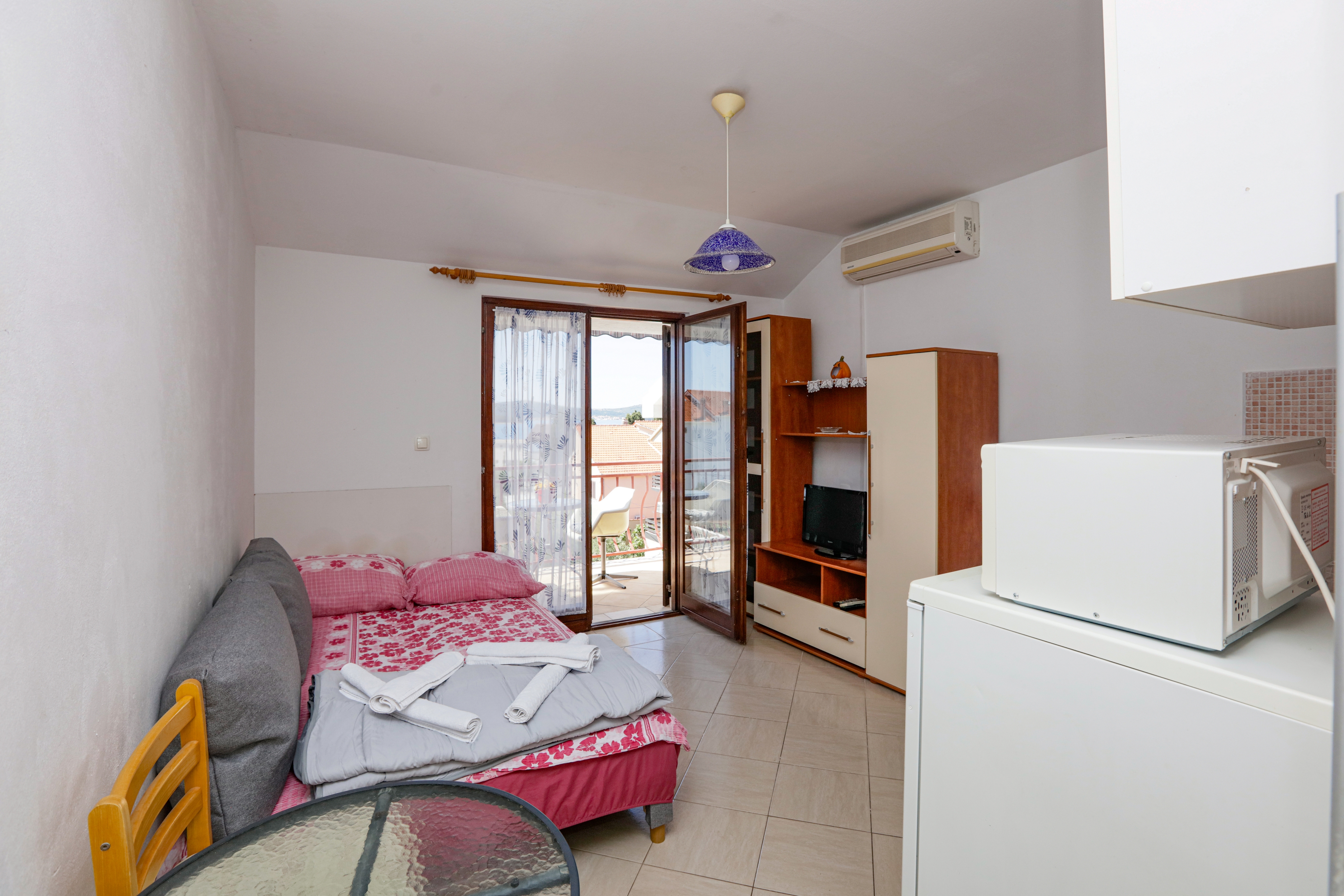 Studio flat with terrace and sea view Biograd na Moru, Biograd (AS-21048-a)