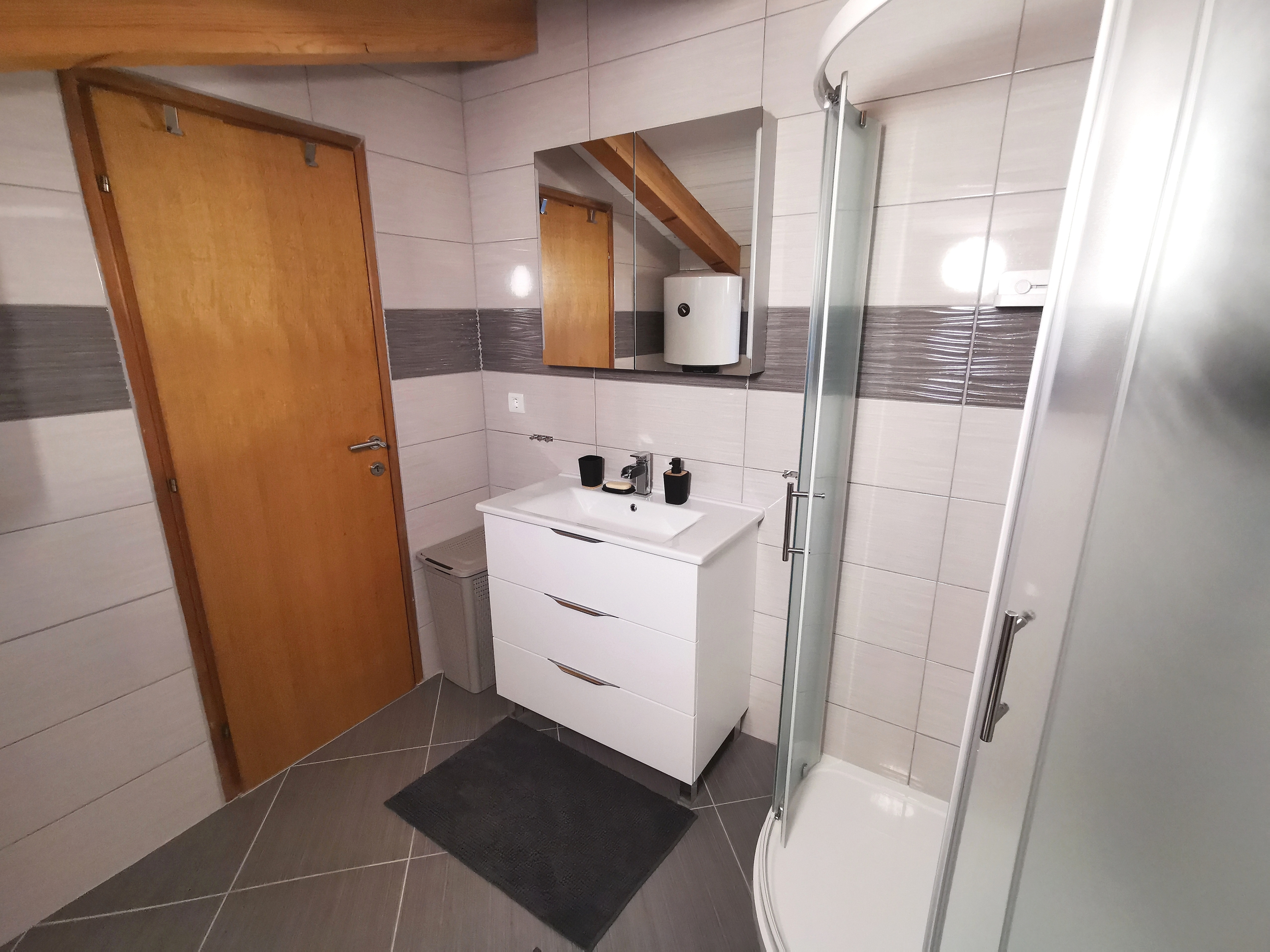 Four bedroom house with terrace Medulin  K