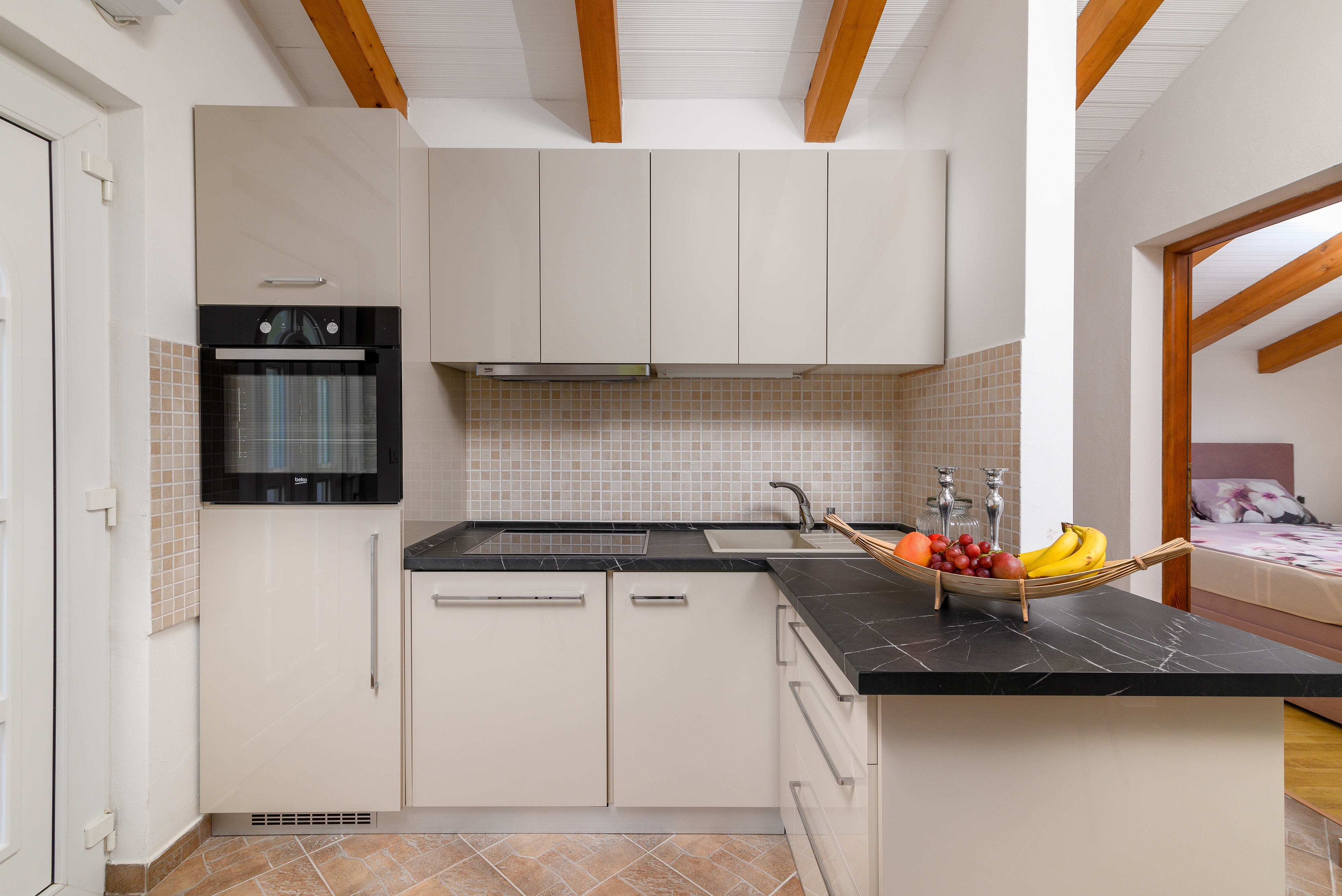 Four bedroom house with terrace Medulin  K