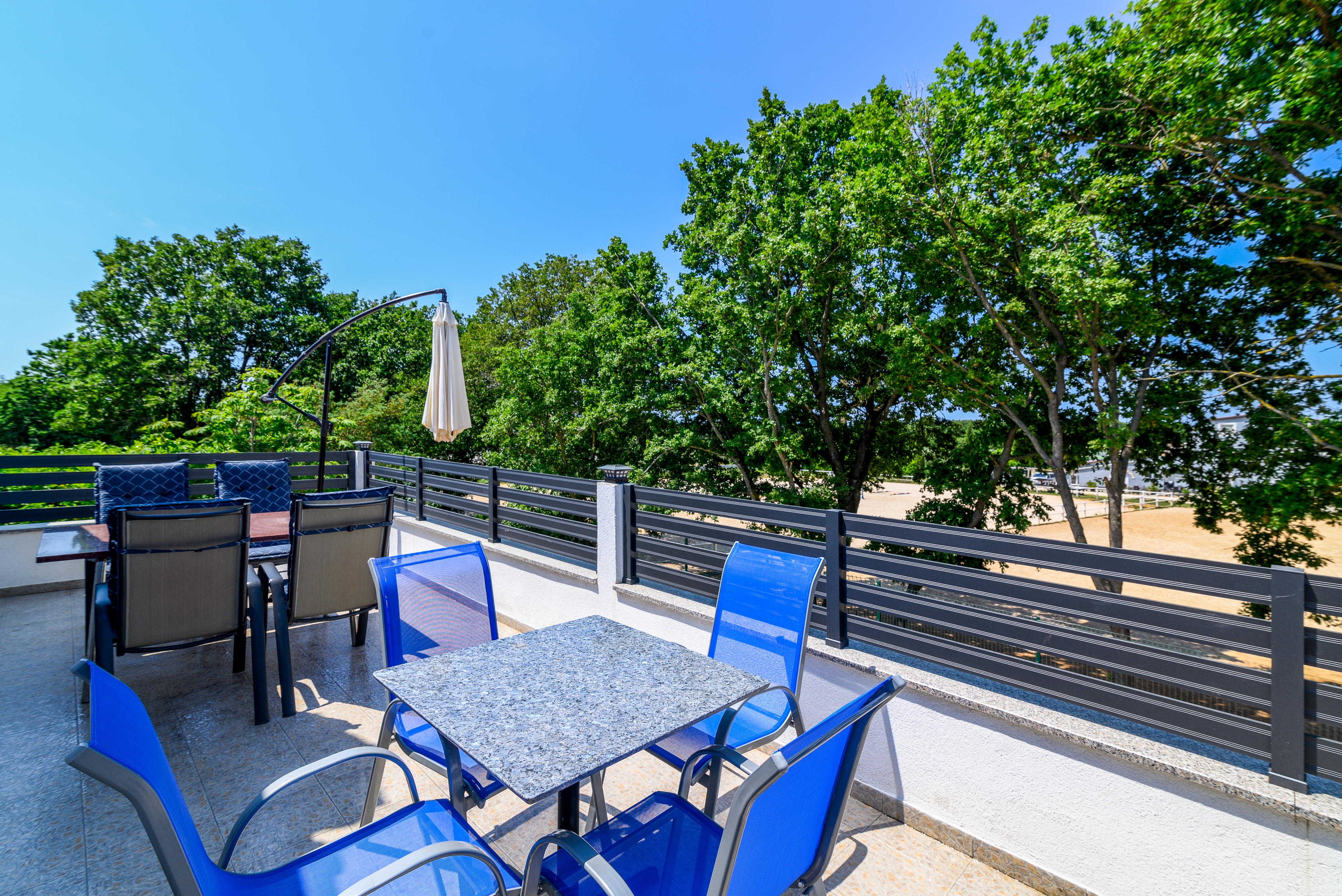 Four bedroom house with terrace Medulin  K