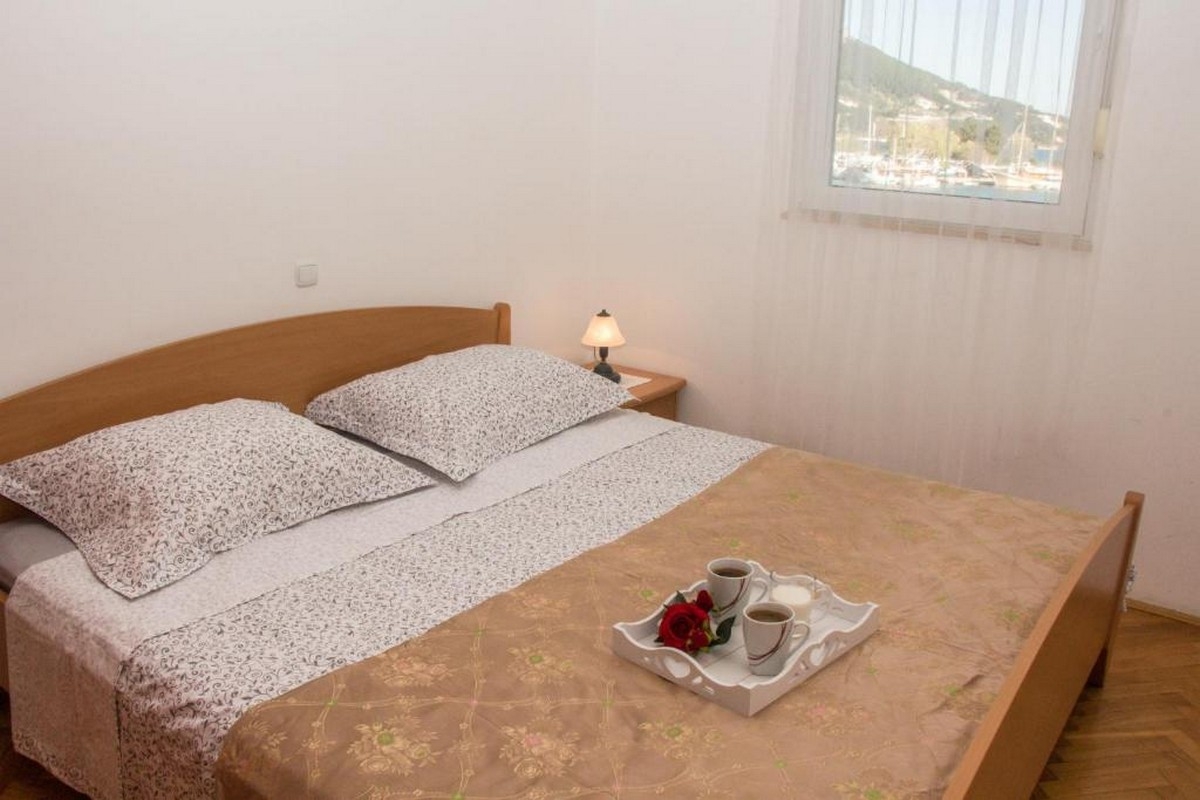 One bedroom apartment with balcony and sea view Omiš  A-a