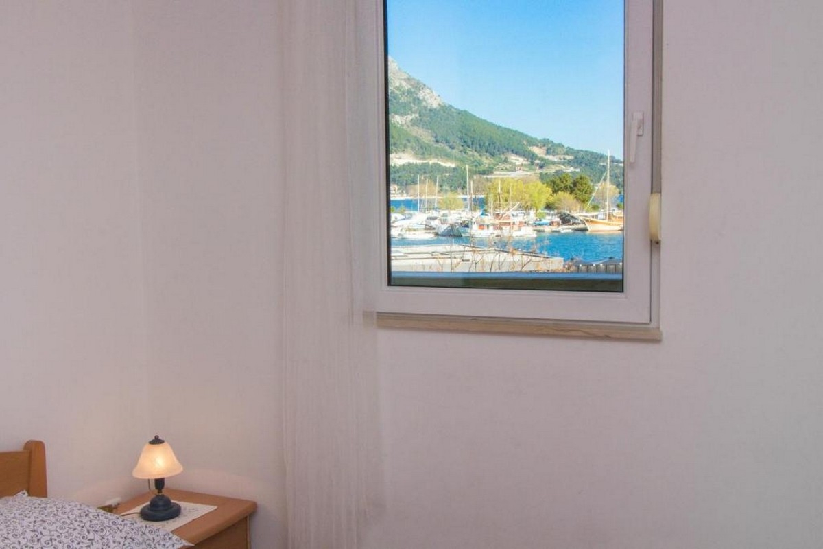 One bedroom apartment with balcony and sea view Omiš  A-a