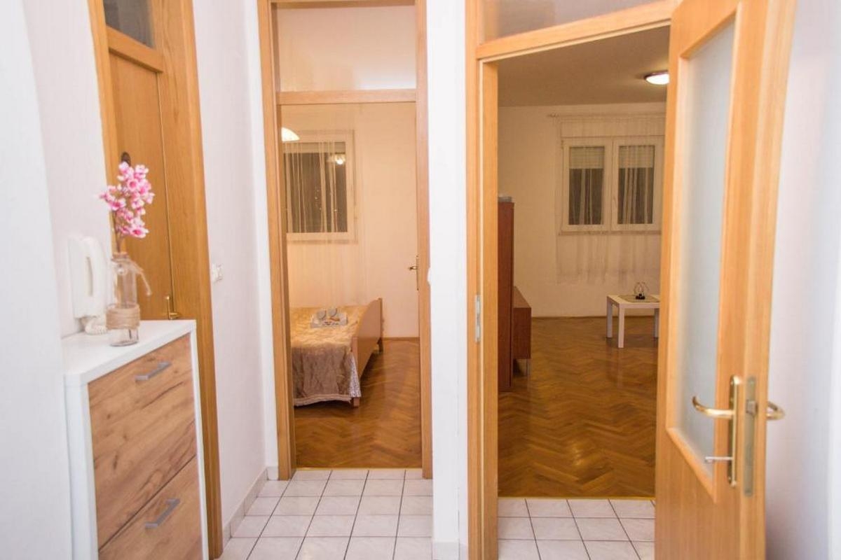 One bedroom apartment with balcony and sea view Omiš  A-a