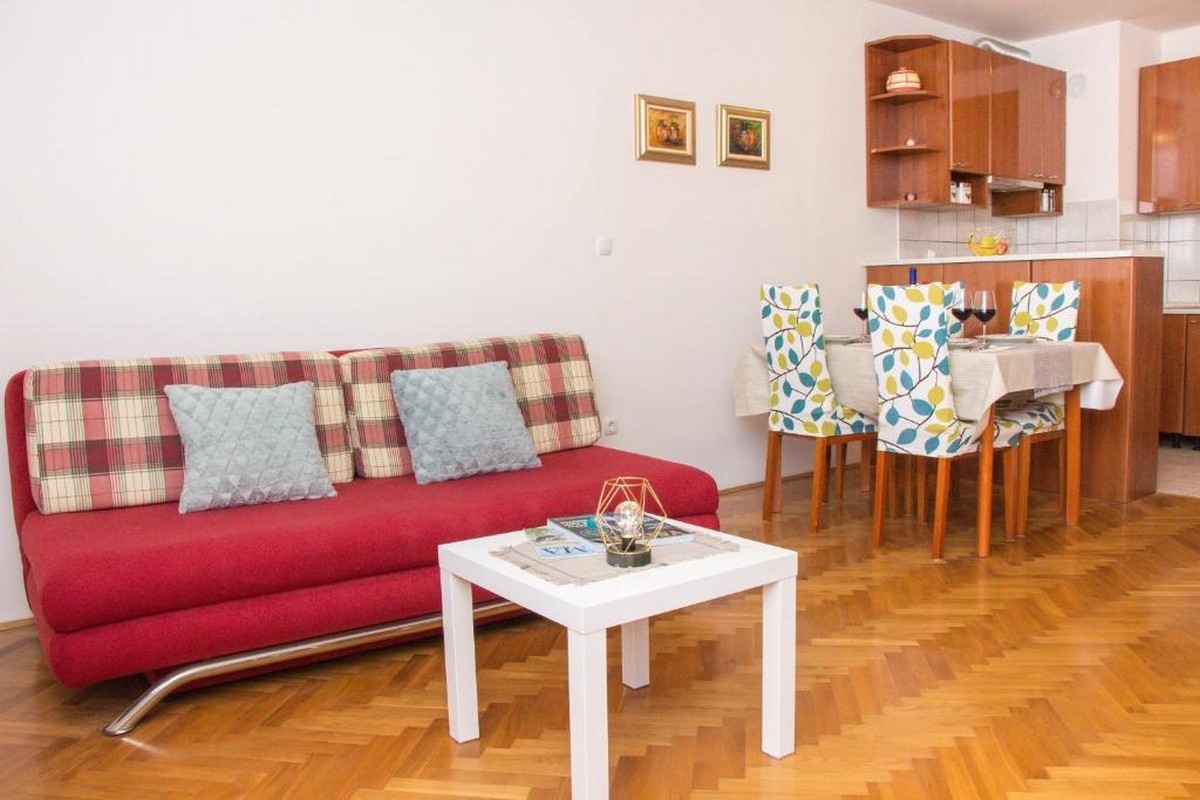 One bedroom apartment with balcony and sea view Omiš  A-a