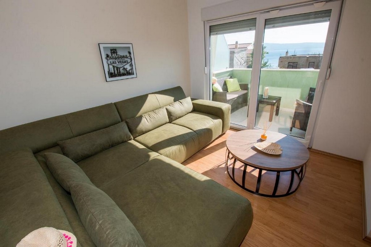 Two bedroom apartment with terrace and sea view Omiš (A-21058-a) Two bedroom apartment with terrace and sea view Omiš (A-21058-a)