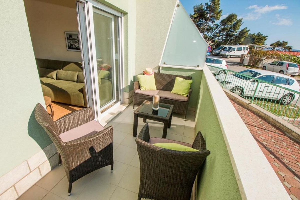 Two bedroom apartment with terrace and sea view Omiš  A-a