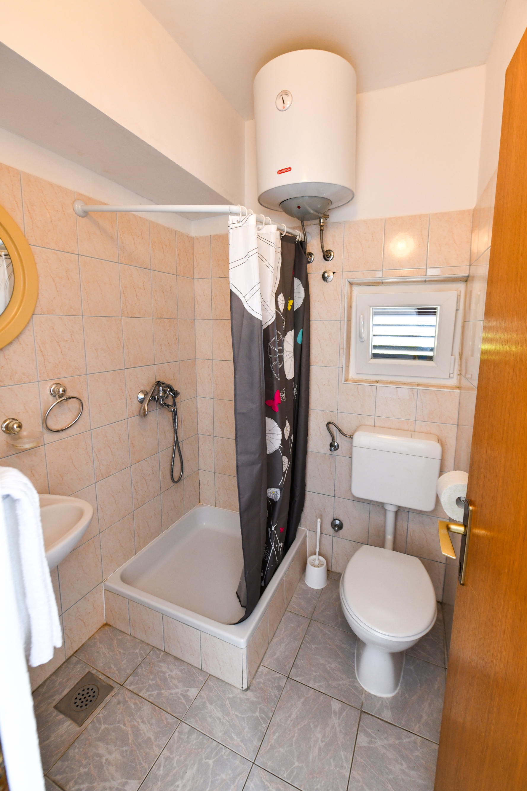 One bedroom apartment with terrace and sea view Nemira, Omiš  A-a