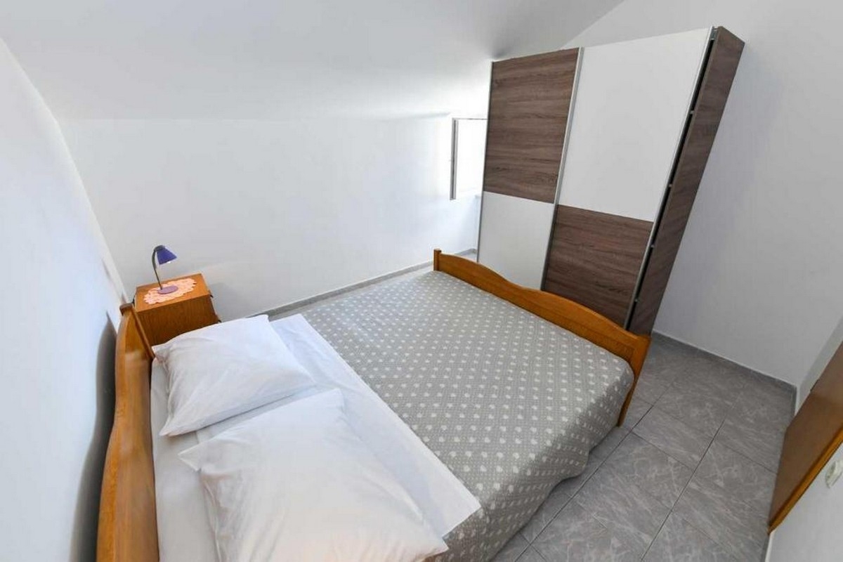 One bedroom apartment with terrace and sea view Nemira, Omiš  A-a