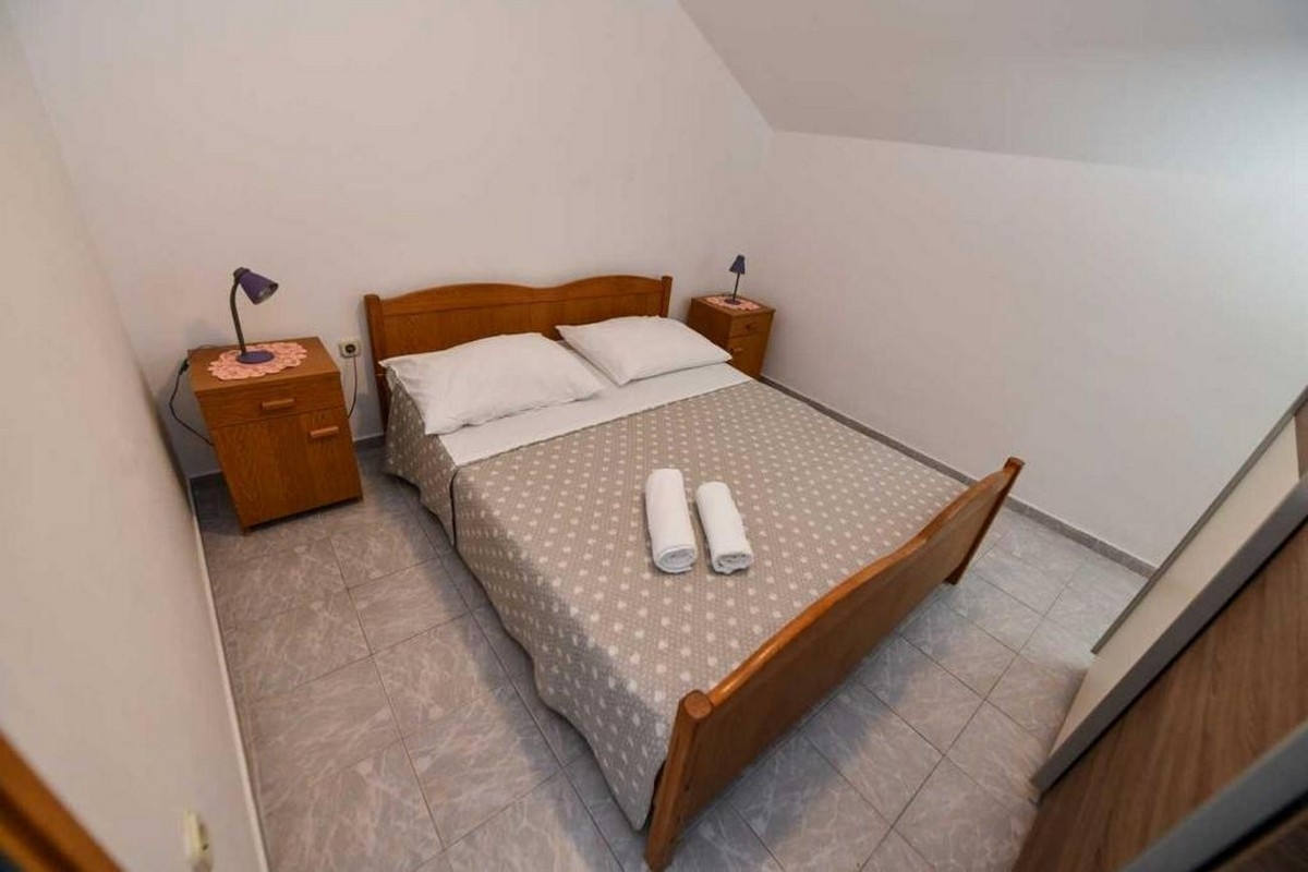 One bedroom apartment with terrace and sea view Nemira, Omiš  A-a