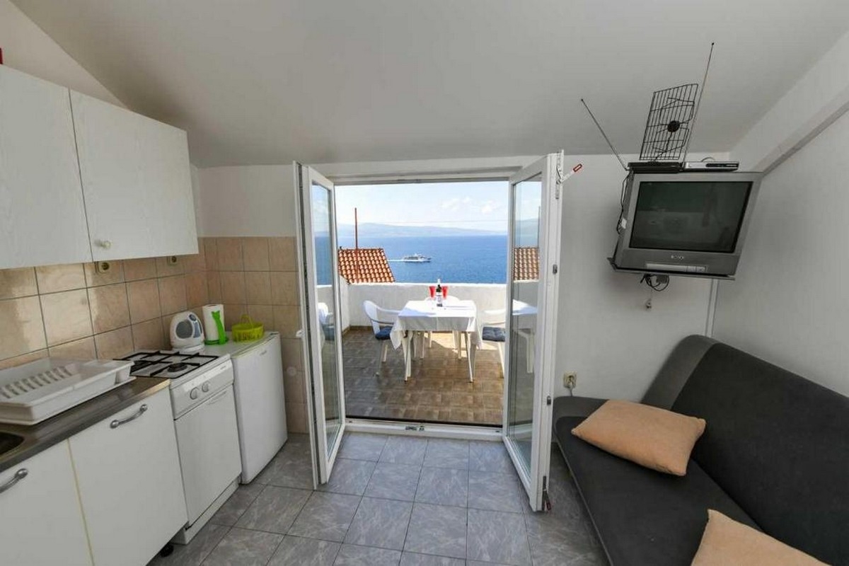 One bedroom apartment with terrace and sea view Nemira, Omiš  A-a