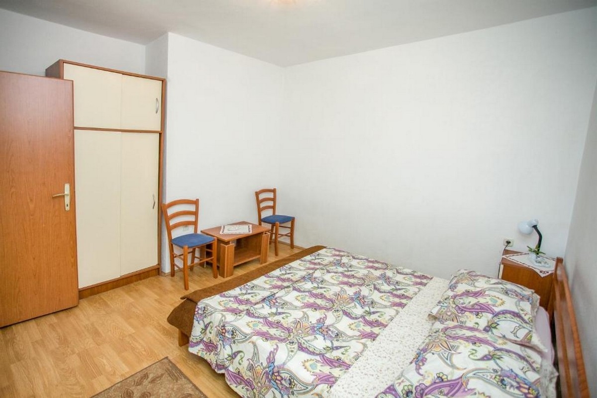 Three bedroom apartment with terrace and sea view Nemira, Omiš  A-c