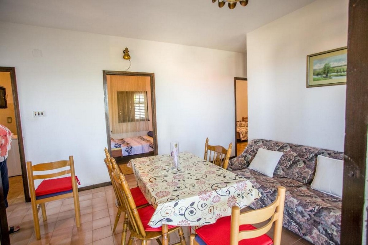 Three bedroom apartment with terrace and sea view Nemira, Omiš  A-c